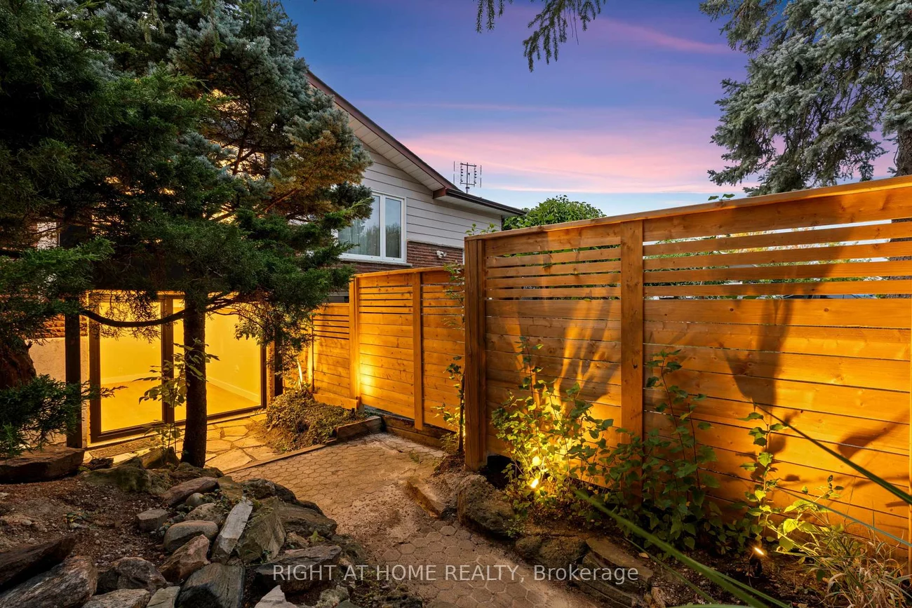 3361, Rhonda, Mississauga Valleys, Mississauga