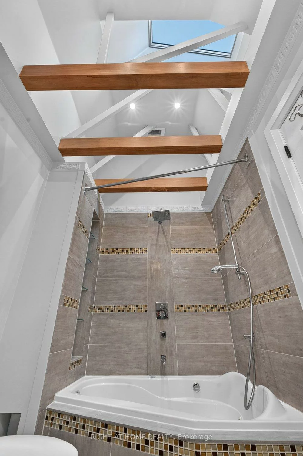 3361, Rhonda, Mississauga Valleys, Mississauga