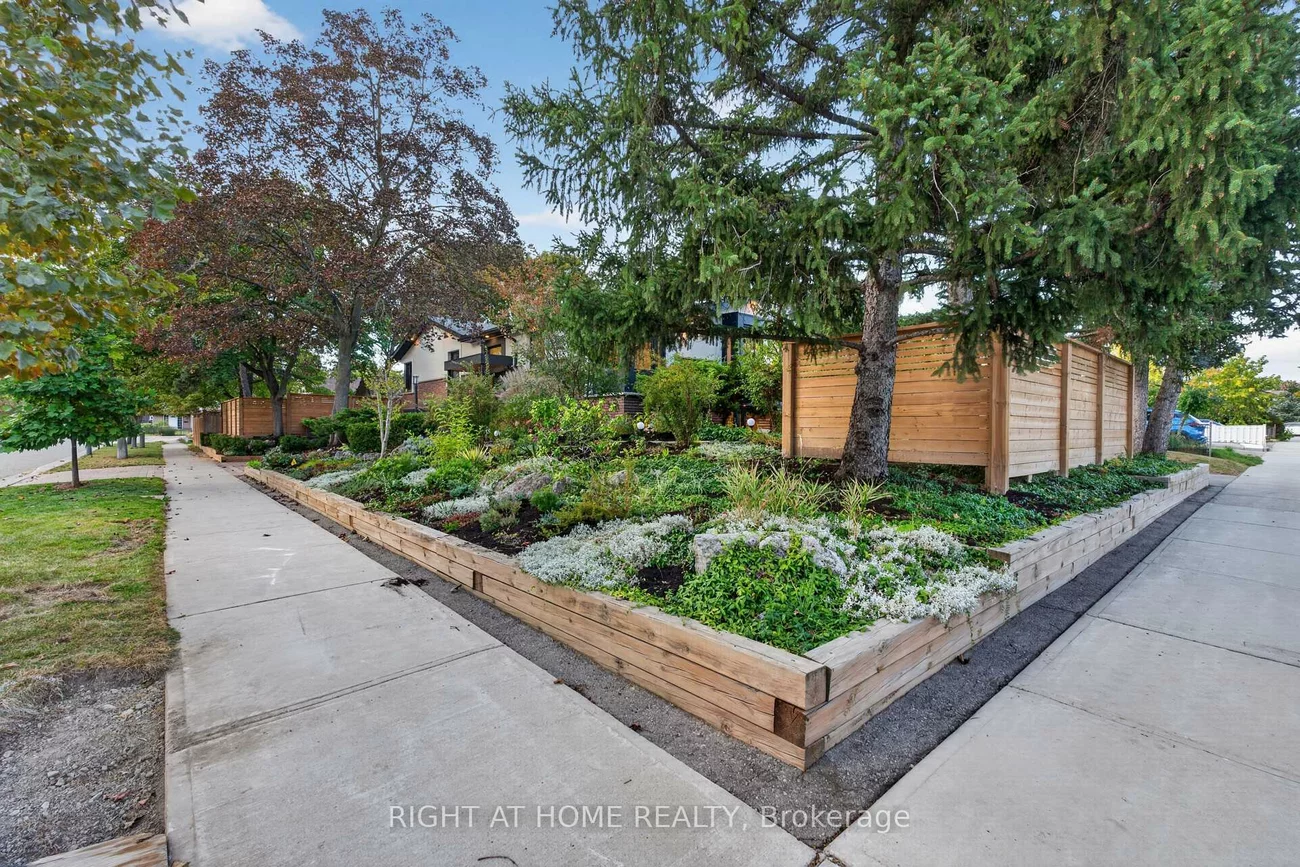 3361, Rhonda, Mississauga Valleys, Mississauga
