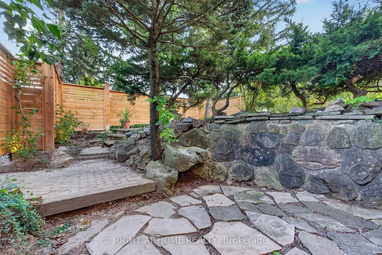 3361, Rhonda, Mississauga Valleys, Mississauga