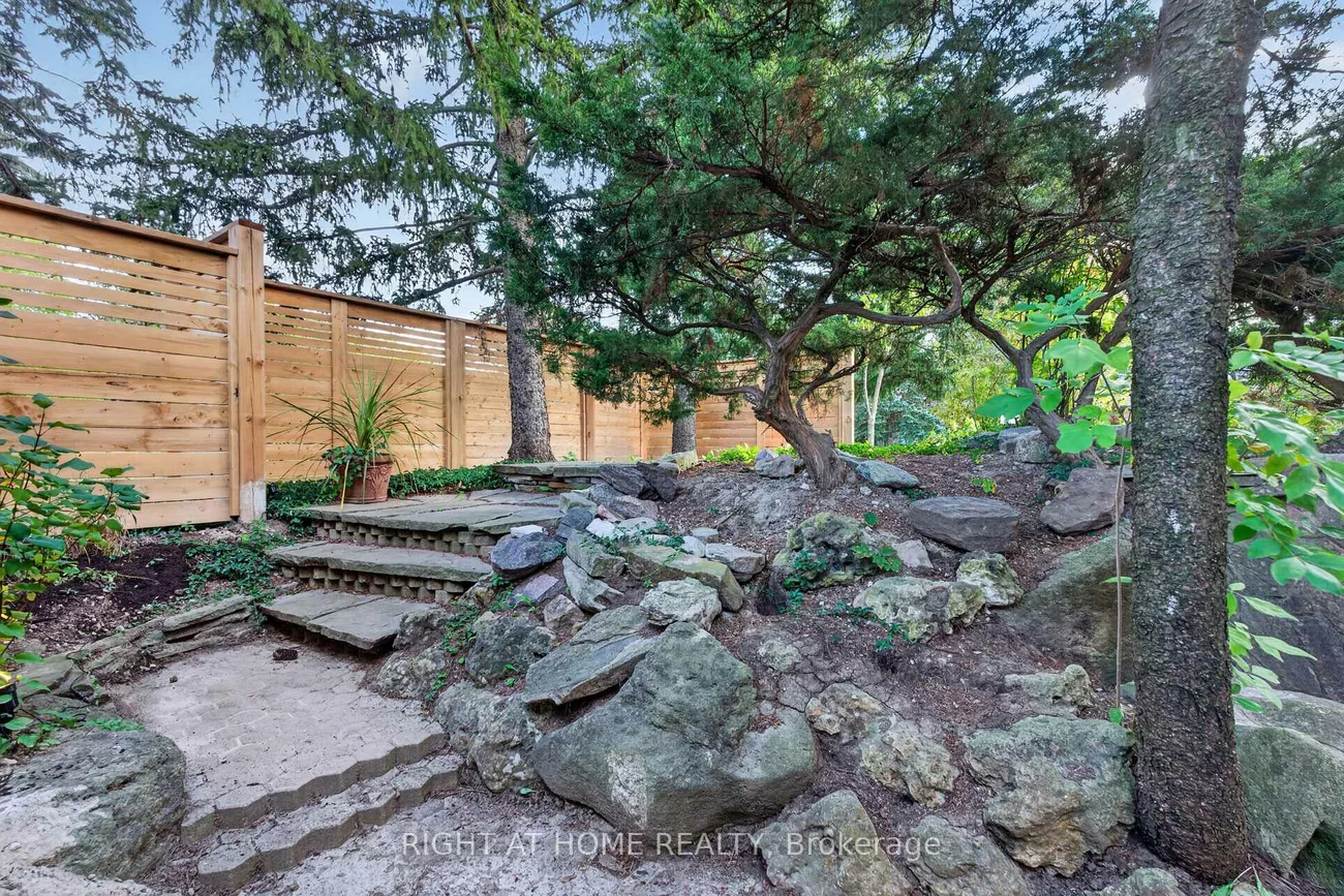 3361, Rhonda, Mississauga Valleys, Mississauga