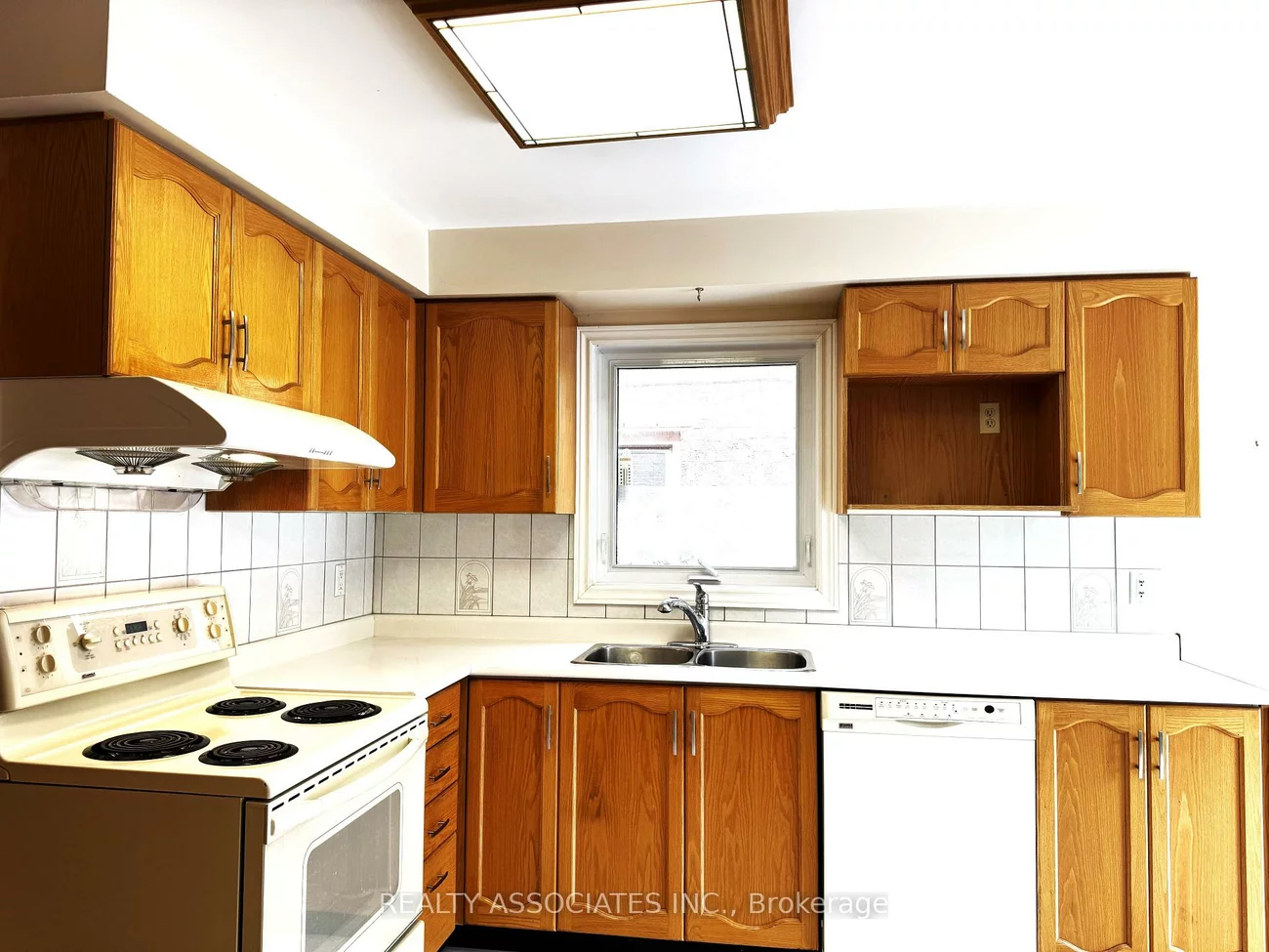 5577, Haddon Hall, Central Erin Mills, Mississauga