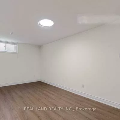 360, Chantenay, Cooksville, Mississauga