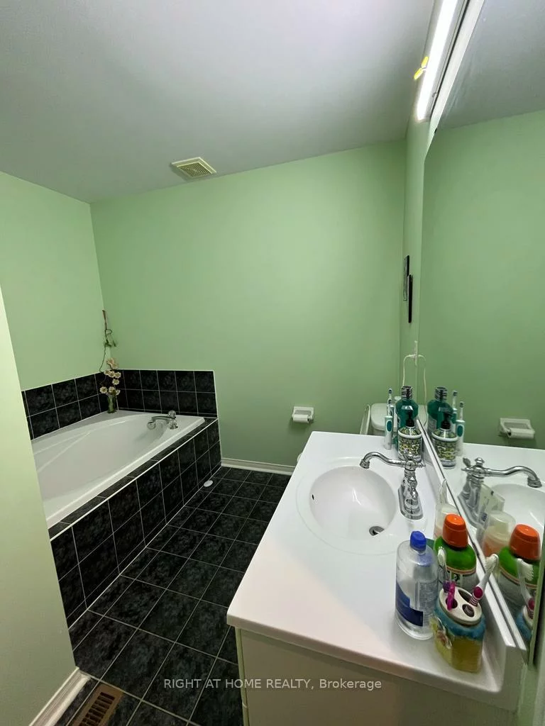3371, Snowball, Lisgar, Mississauga