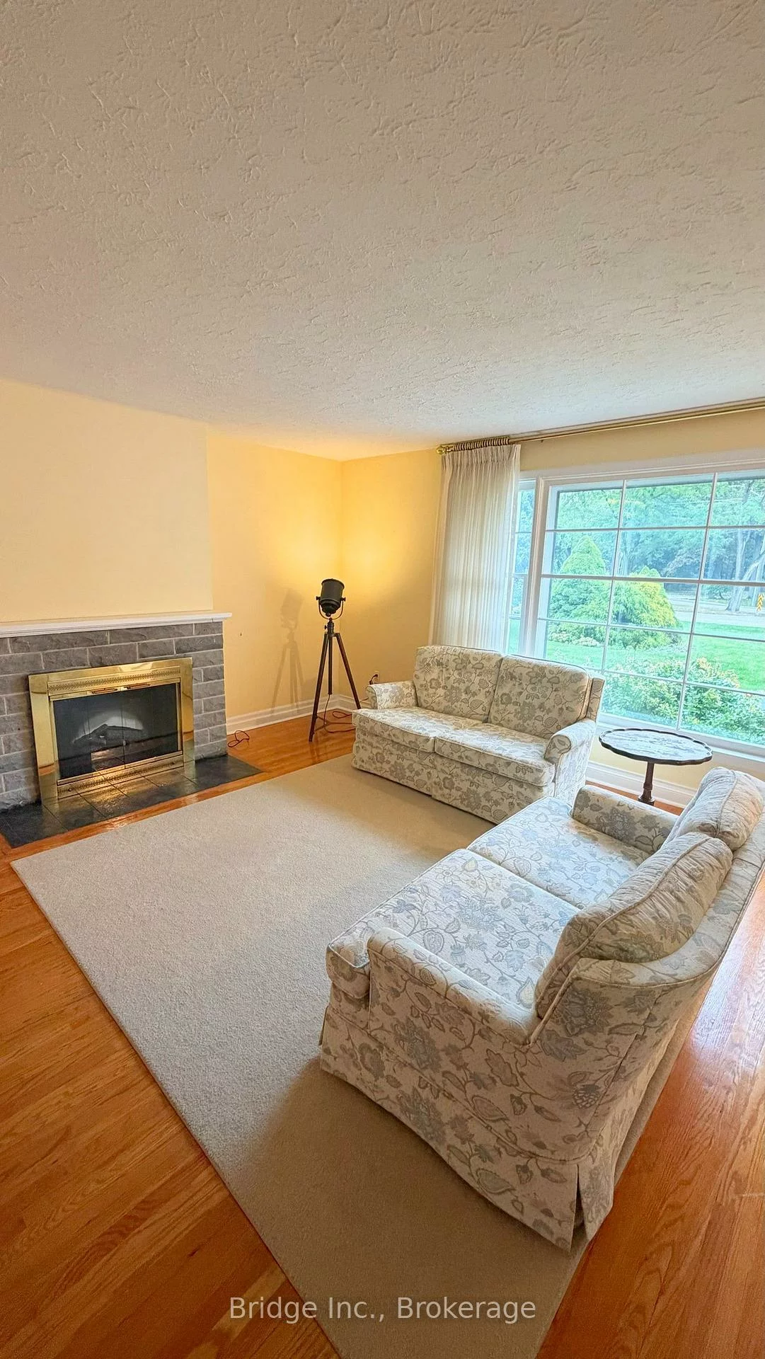 434, Apple, Clarkson, Mississauga