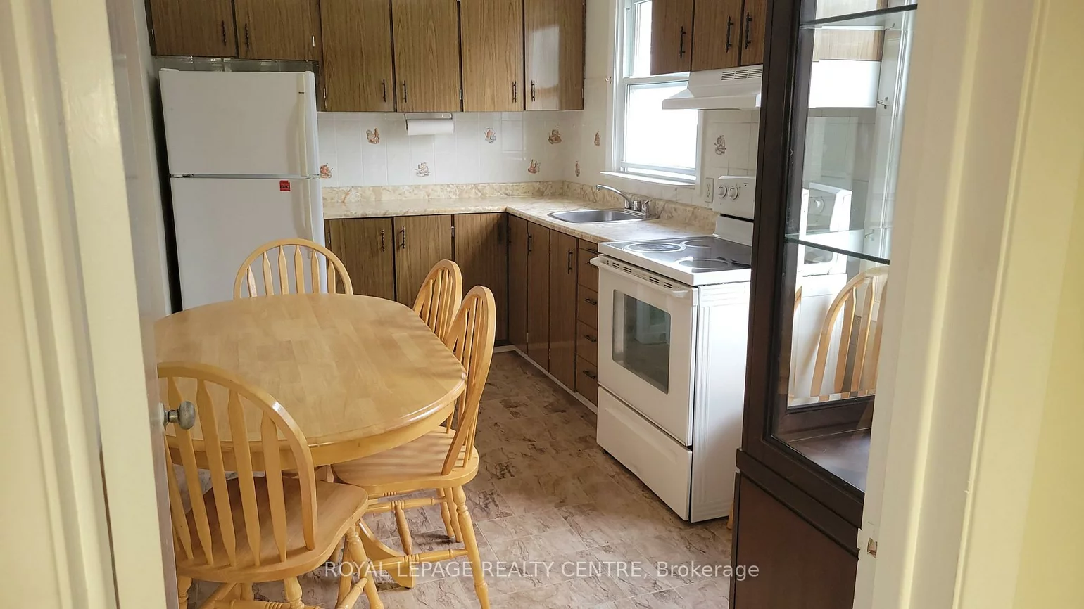 7, Earl, Streetsville, Mississauga