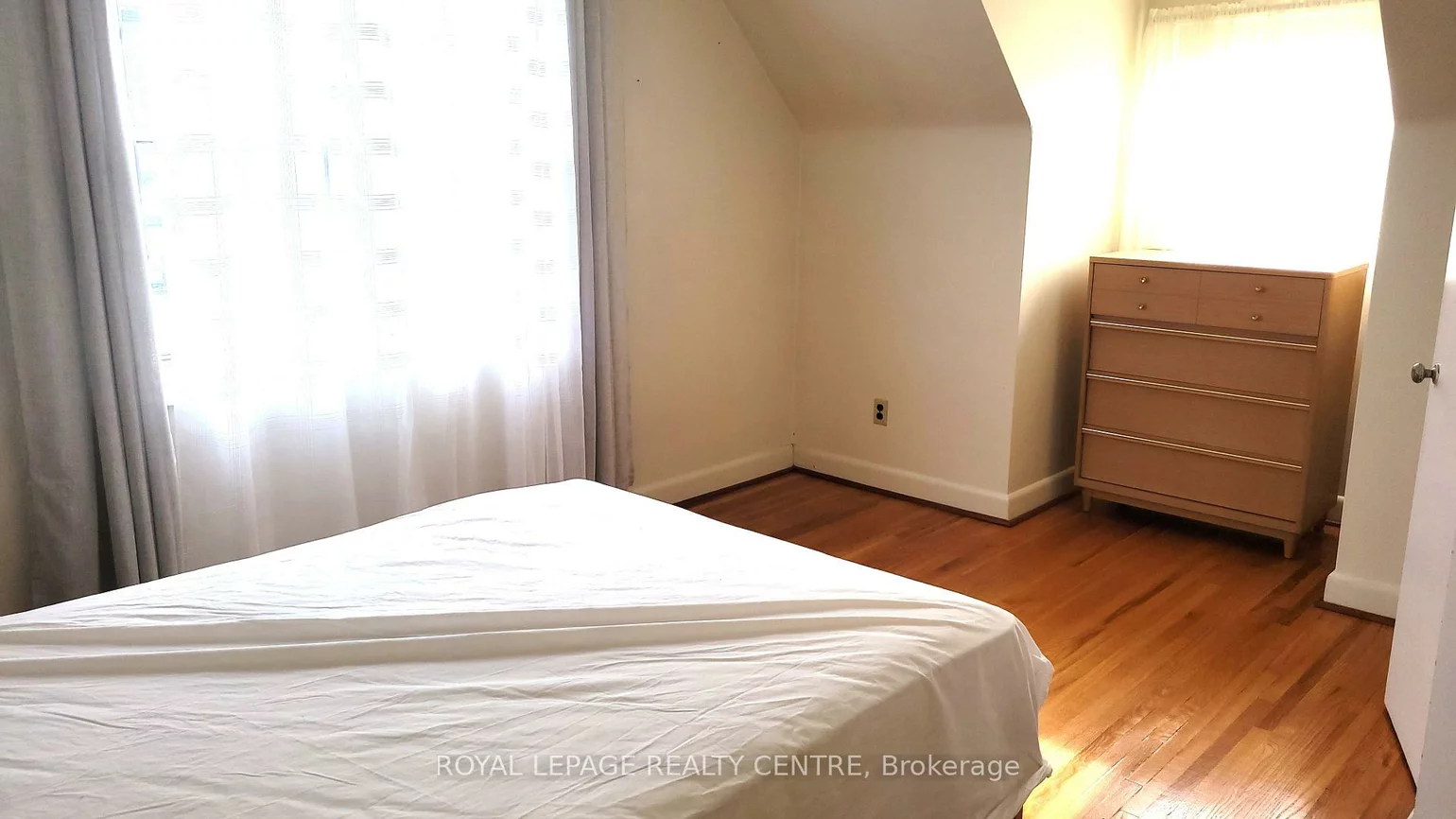 7, Earl, Streetsville, Mississauga