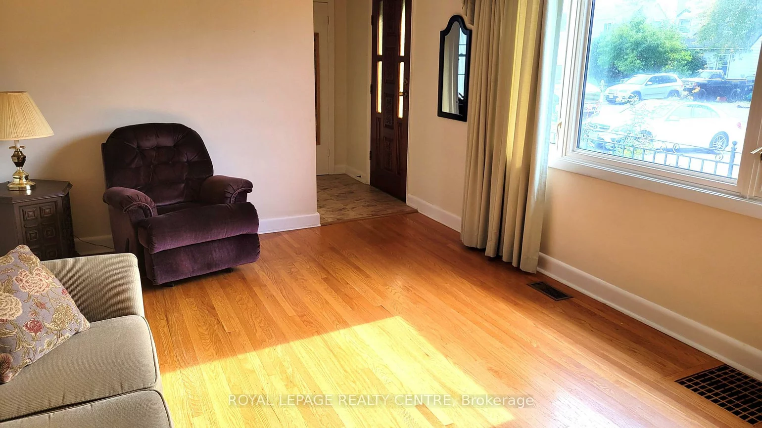 7, Earl, Streetsville, Mississauga