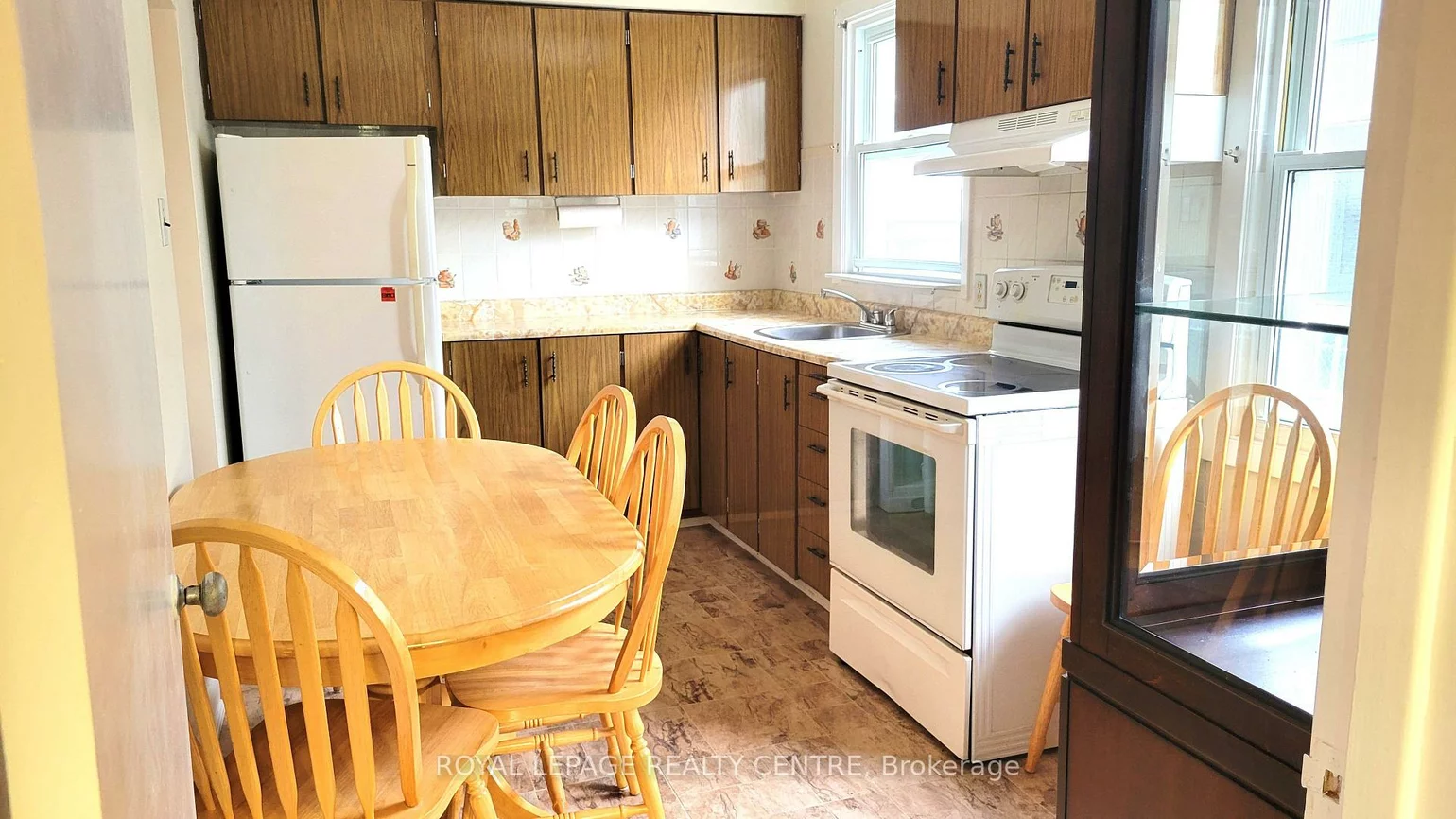 7, Earl, Streetsville, Mississauga