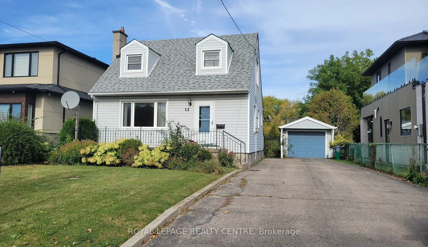 7, Earl, Streetsville, Mississauga