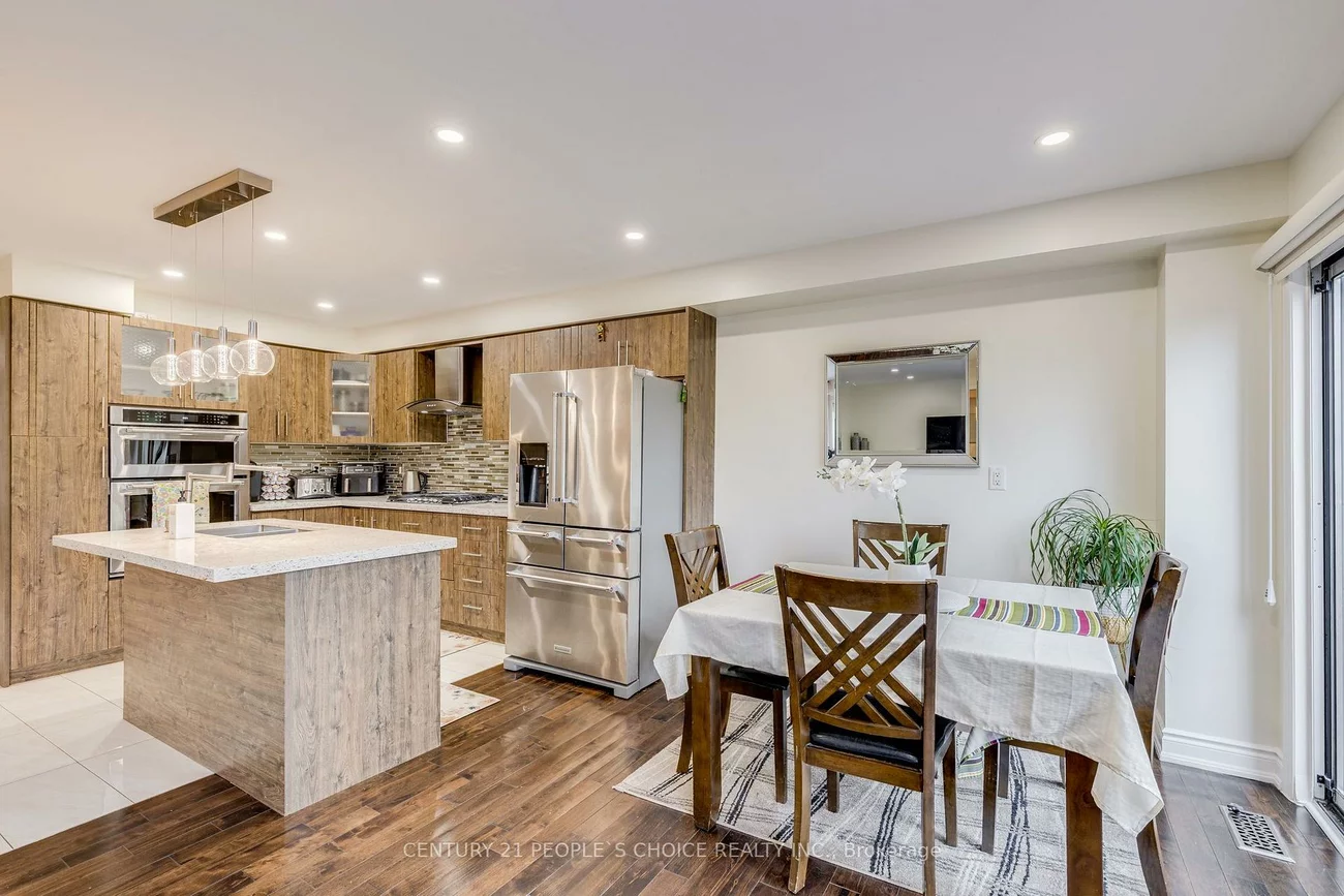 5677, Condor, East Credit, Mississauga