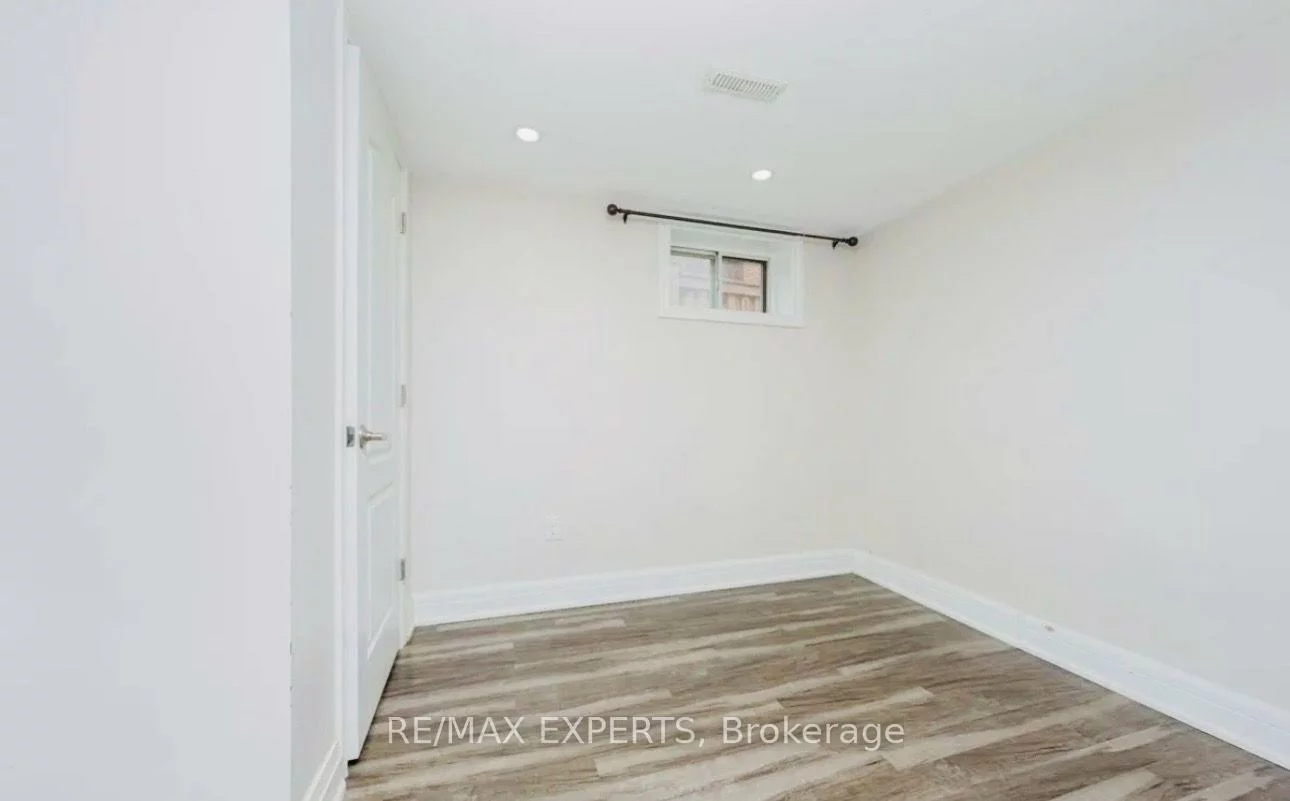 465, Fergo, Cooksville, Mississauga