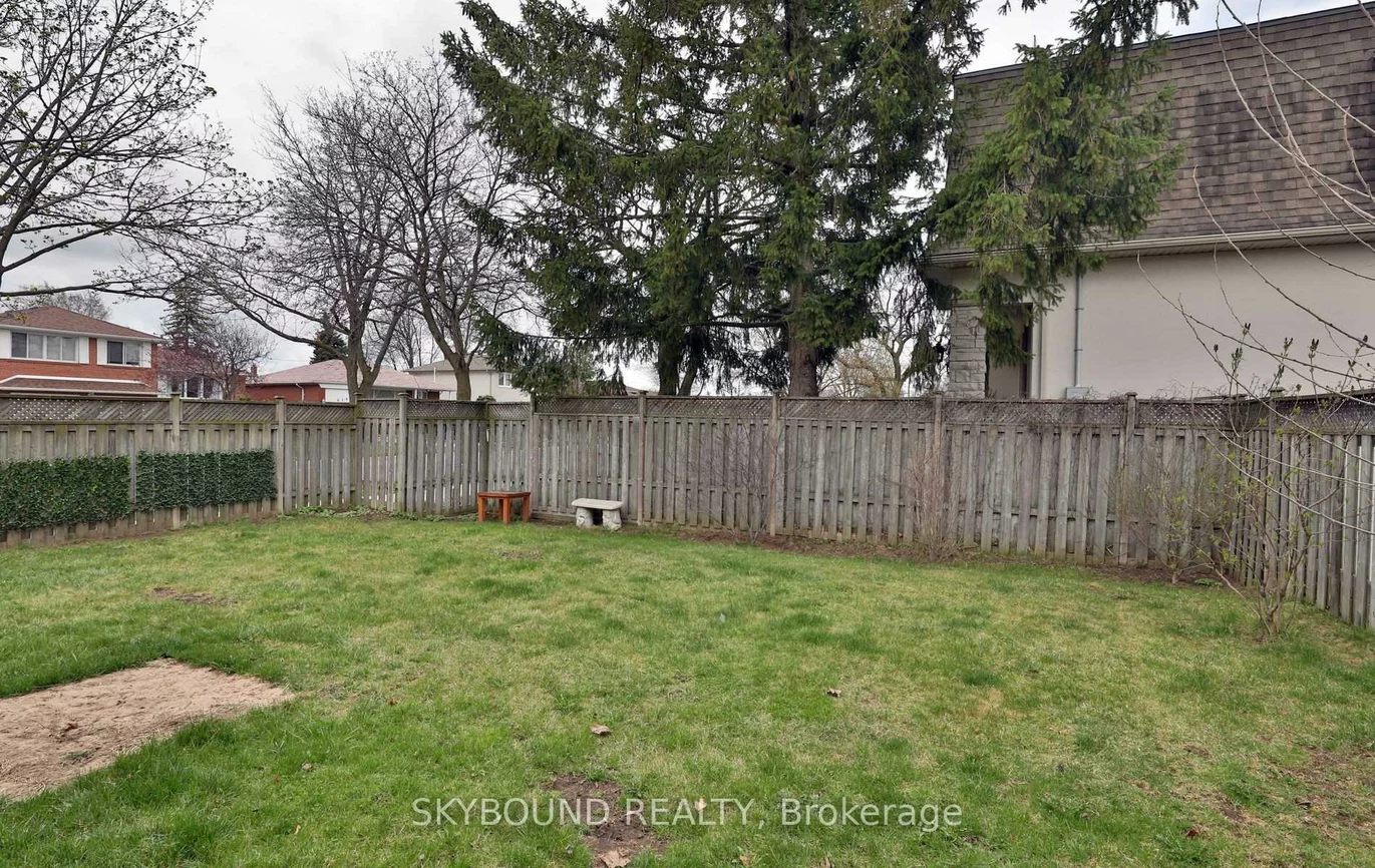 3614, Holden (Unit 1), Mississauga Valleys, Mississauga
