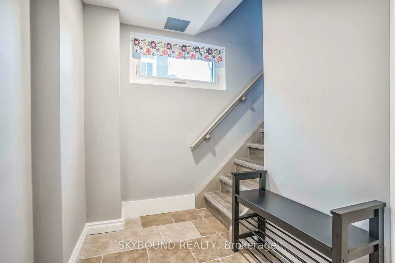 3614, Holden (Unit 1), Mississauga Valleys, Mississauga