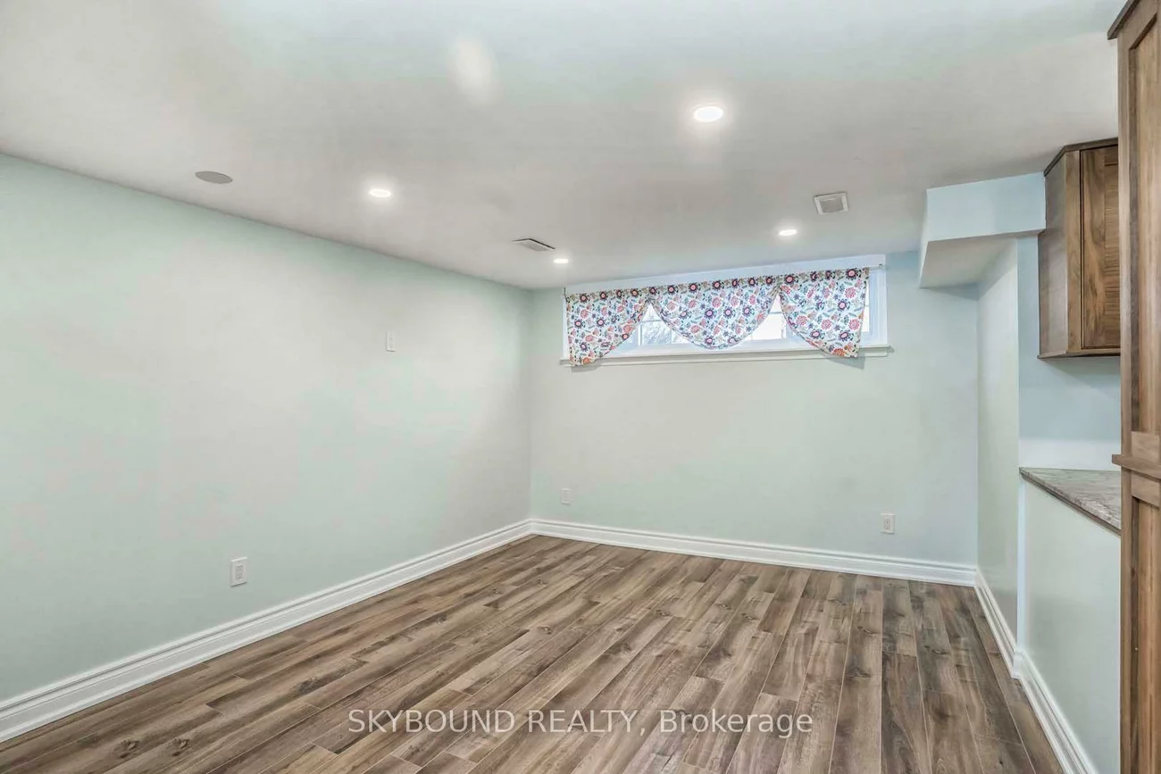 3614, Holden (Unit 1), Mississauga Valleys, Mississauga