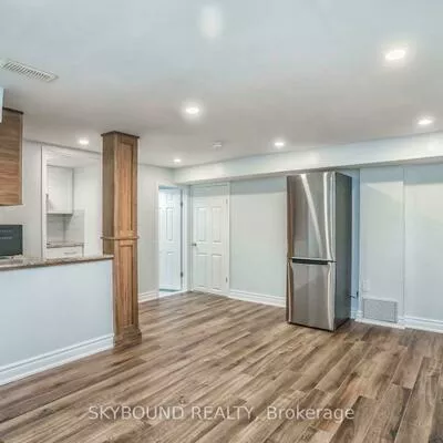 3614, Holden (Unit 1), Mississauga Valleys, Mississauga