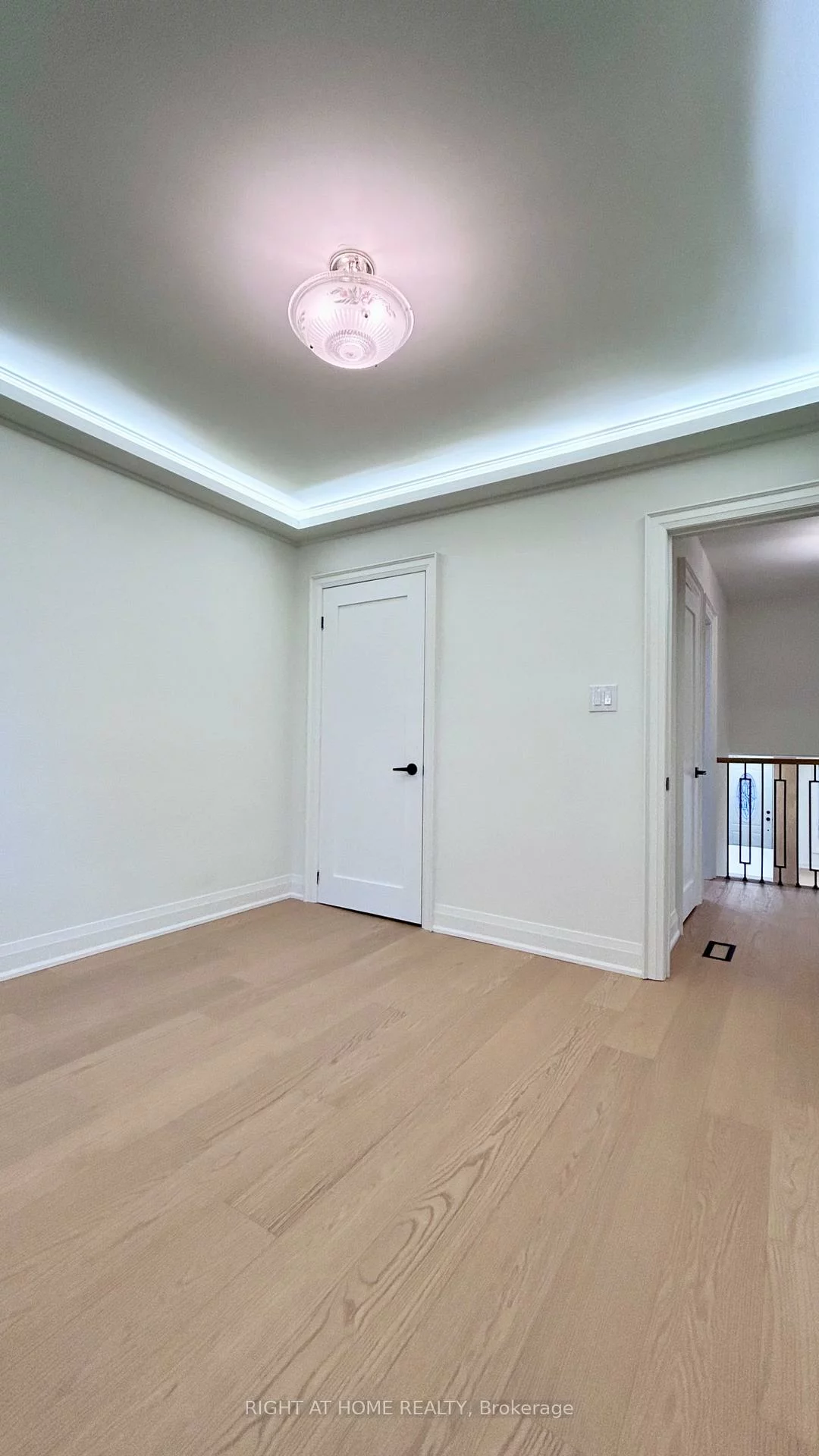 575, Eversley, Mississauga Valleys, Mississauga