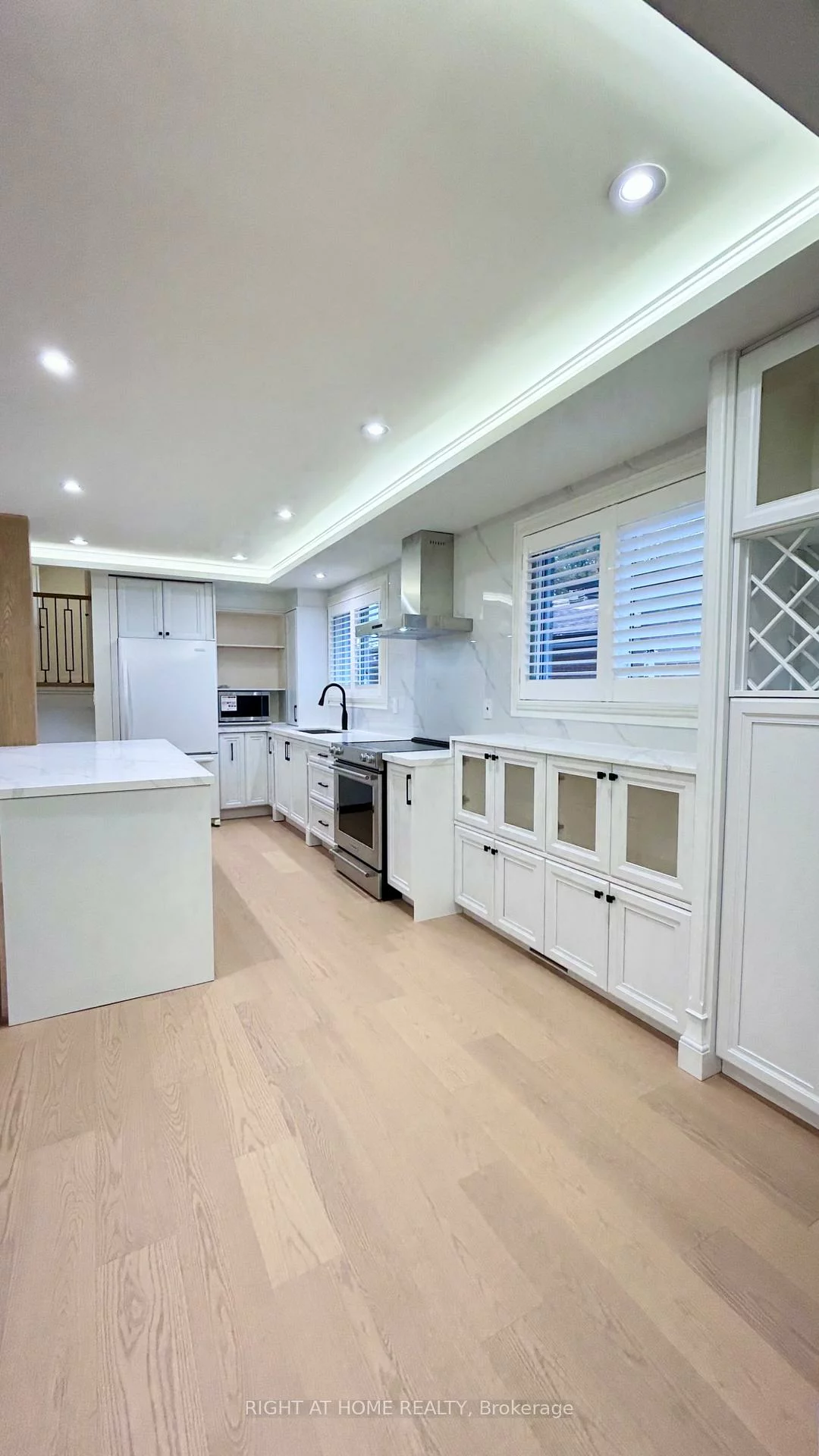 575, Eversley, Mississauga Valleys, Mississauga