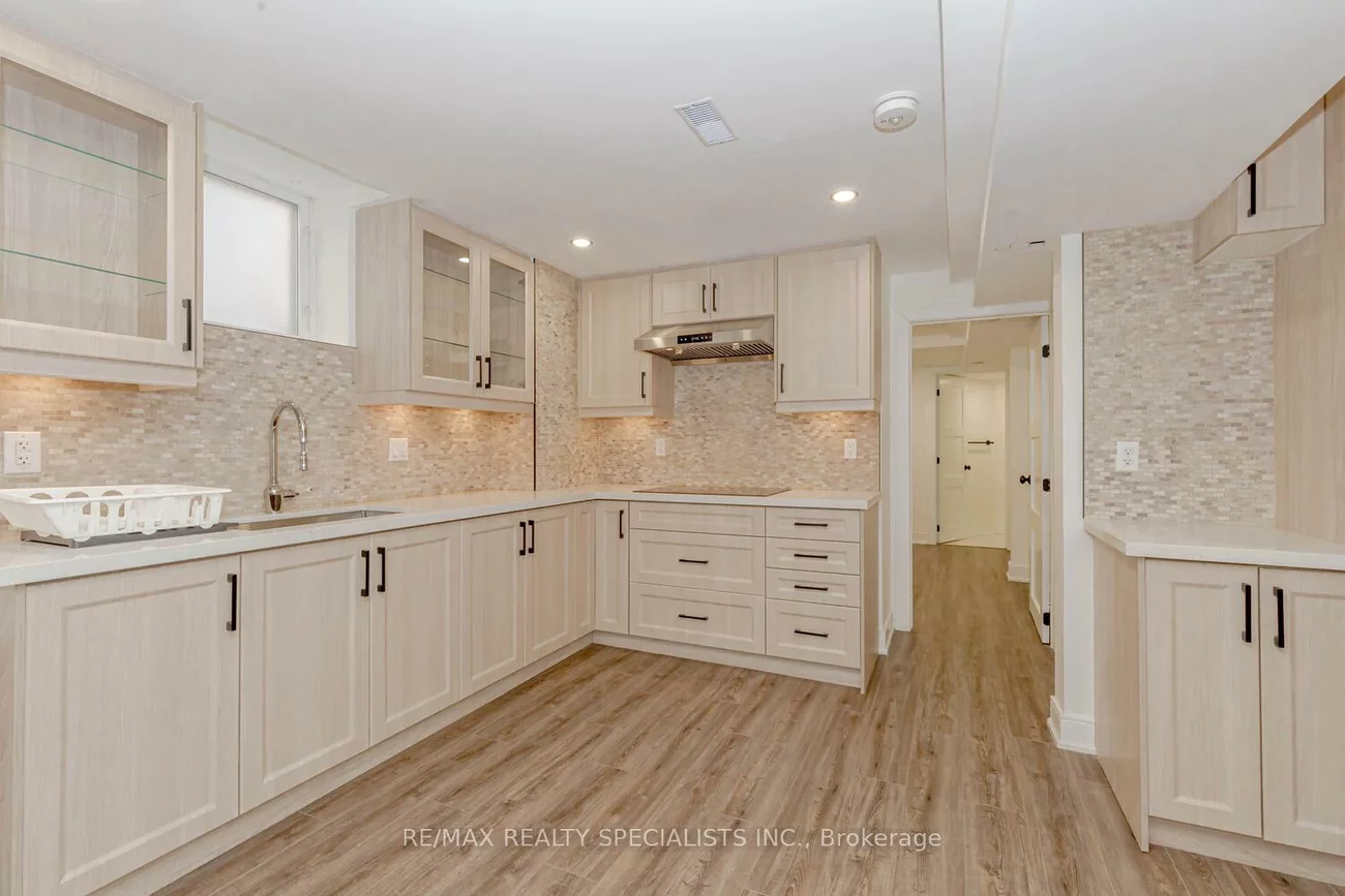 2535, Raglan, Central Erin Mills, Mississauga
