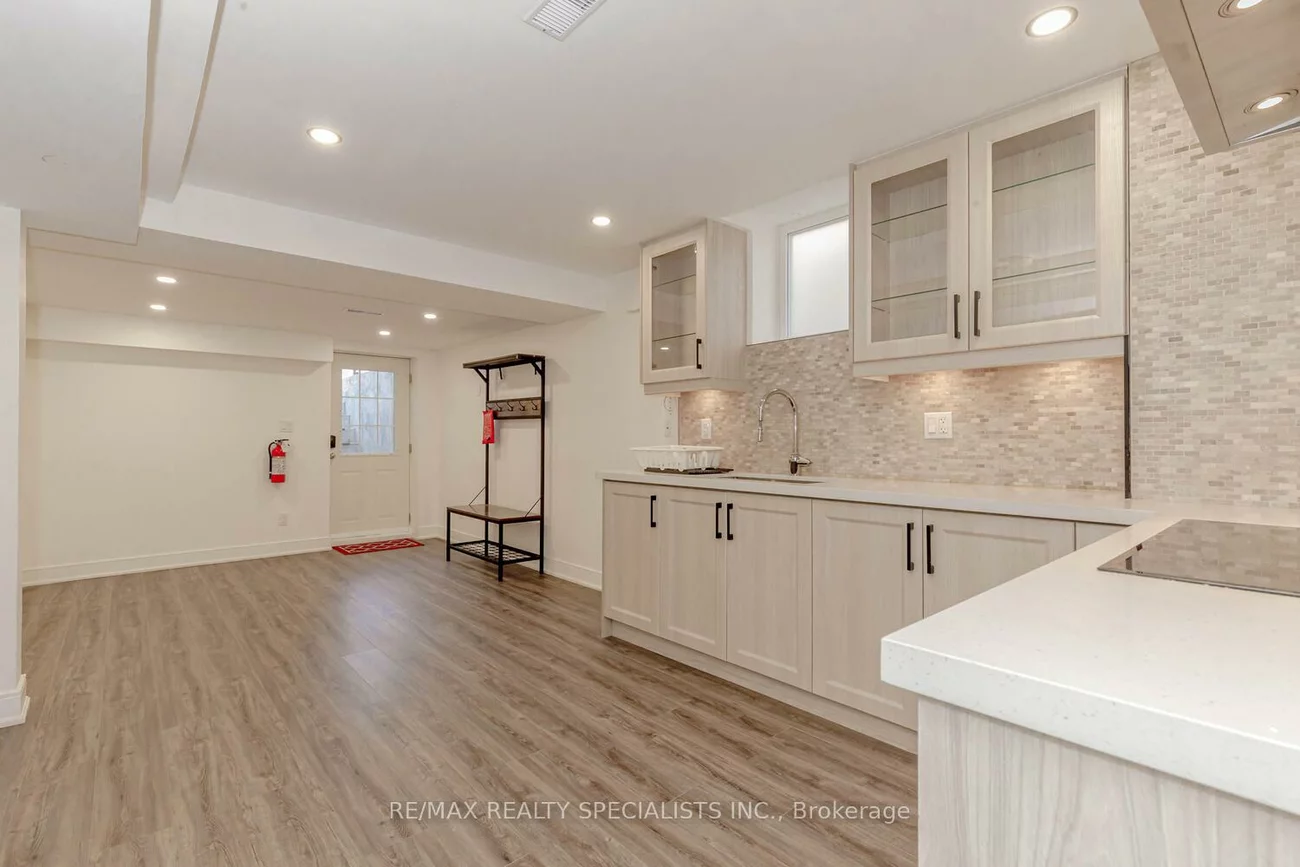 2535, Raglan, Central Erin Mills, Mississauga