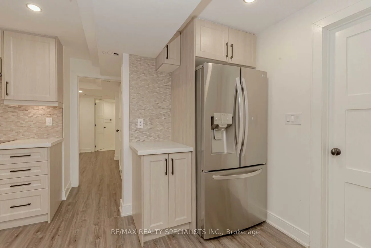 2535, Raglan, Central Erin Mills, Mississauga