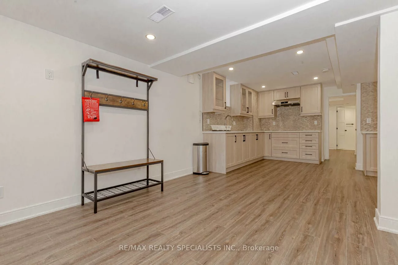 2535, Raglan, Central Erin Mills, Mississauga
