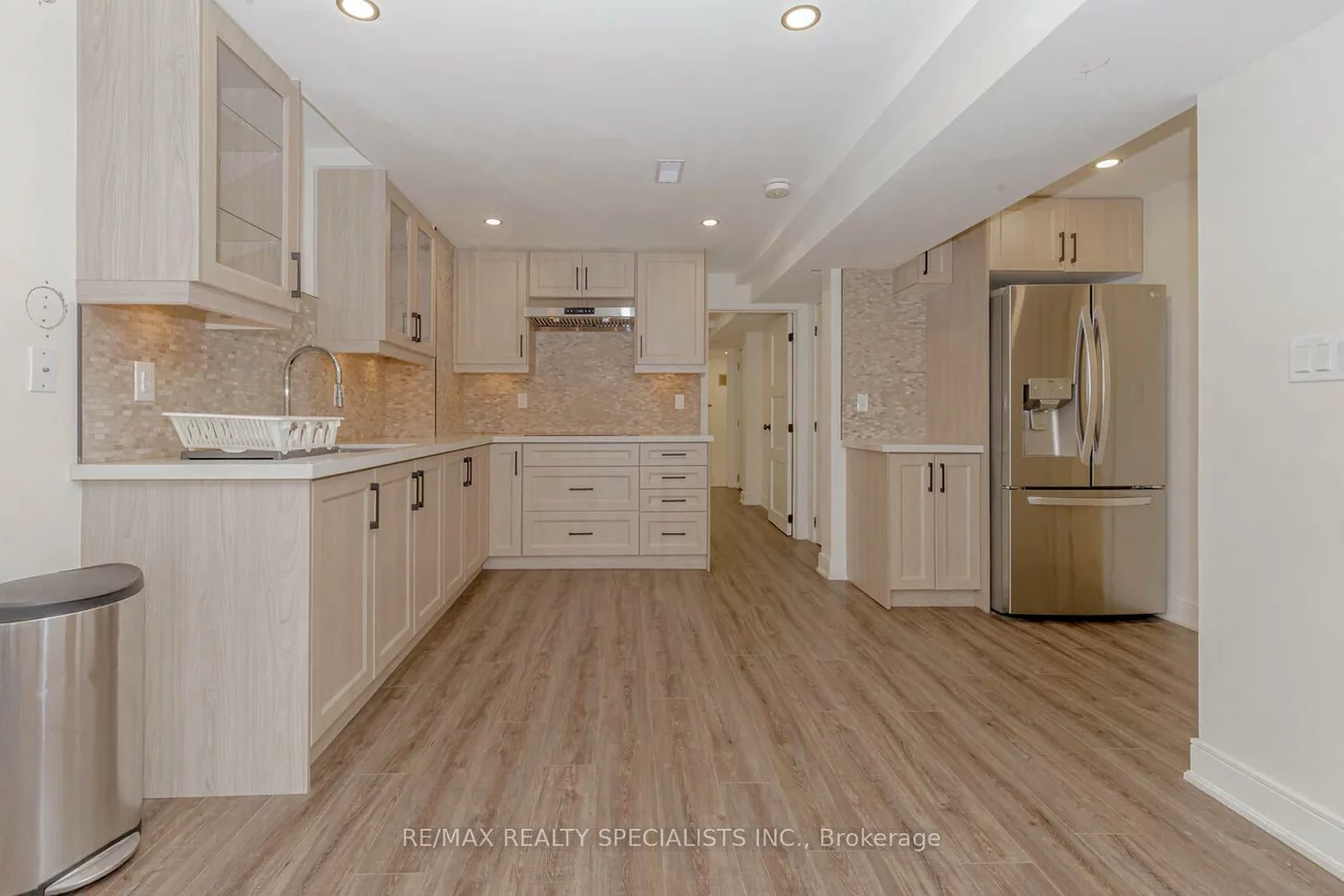 2535, Raglan, Central Erin Mills, Mississauga