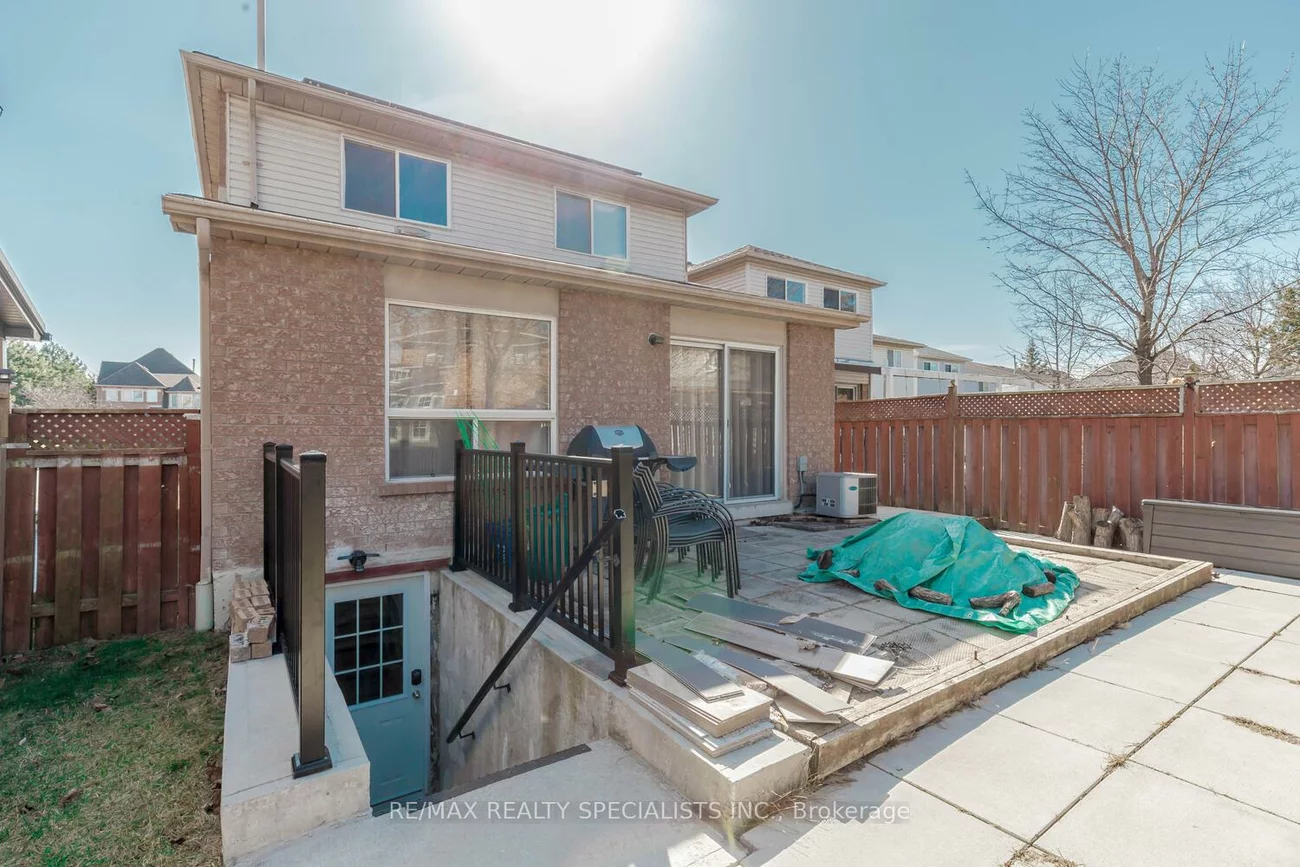 2535, Raglan, Central Erin Mills, Mississauga