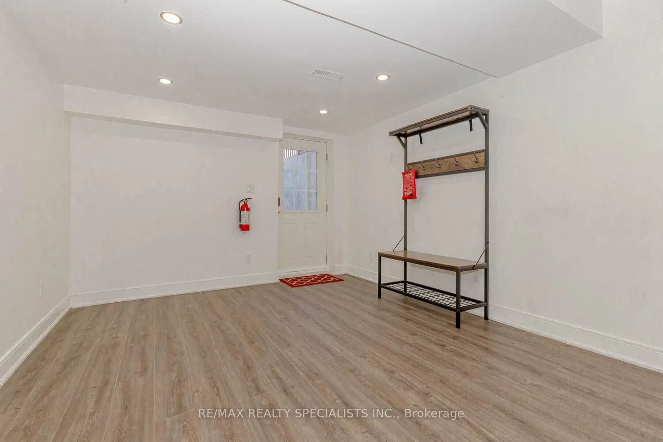 2535, Raglan, Central Erin Mills, Mississauga