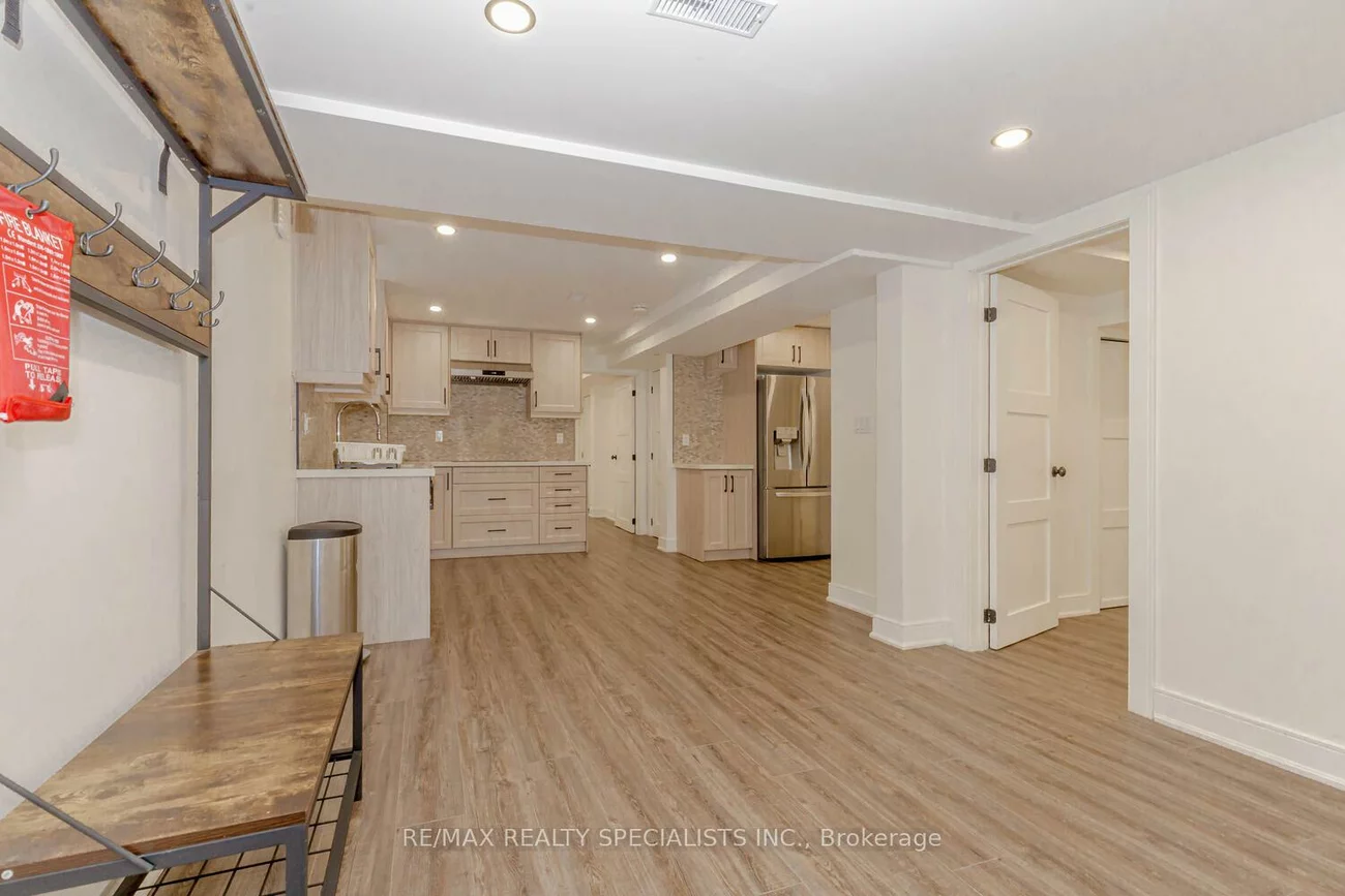 2535, Raglan, Central Erin Mills, Mississauga