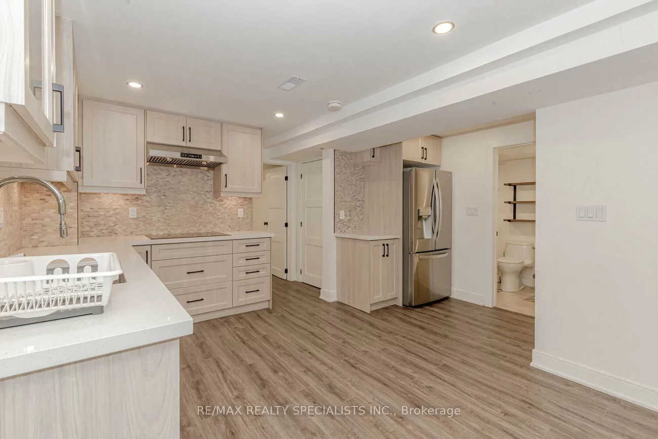 2535, Raglan, Central Erin Mills, Mississauga