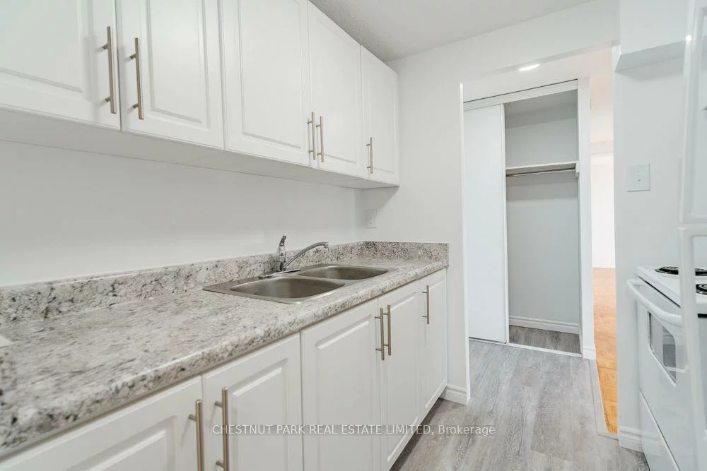 1060, Caven, Lakeview, Mississauga