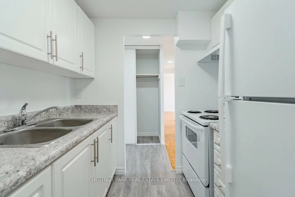 1060, Caven, Lakeview, Mississauga