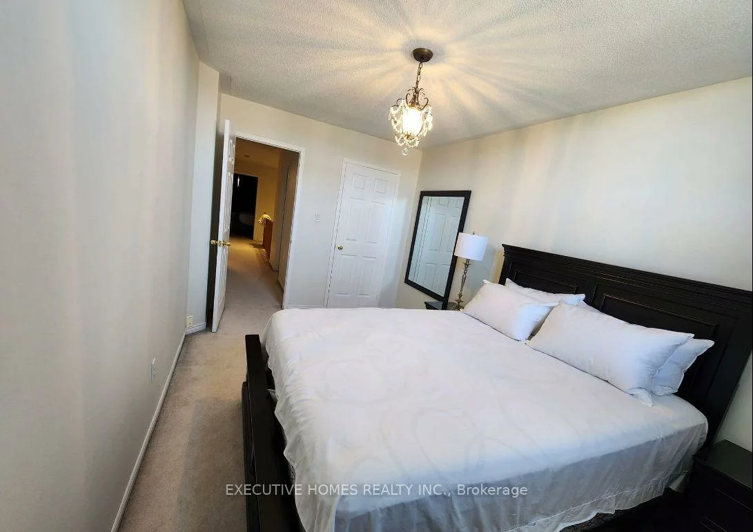 6256, Avonhurst, Lisgar, Mississauga
