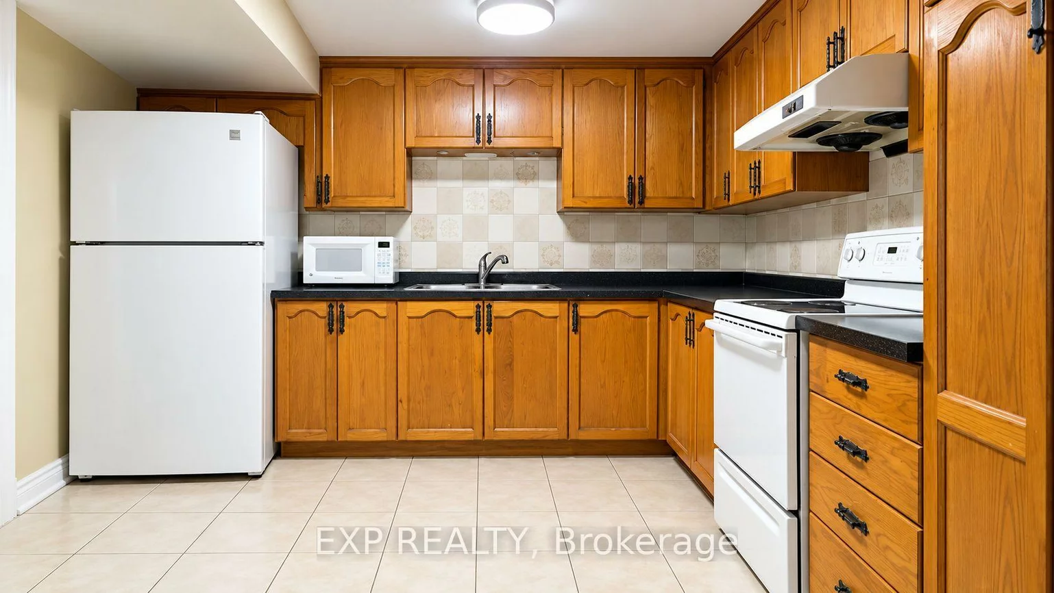 3425, Laddie, Malton, Mississauga