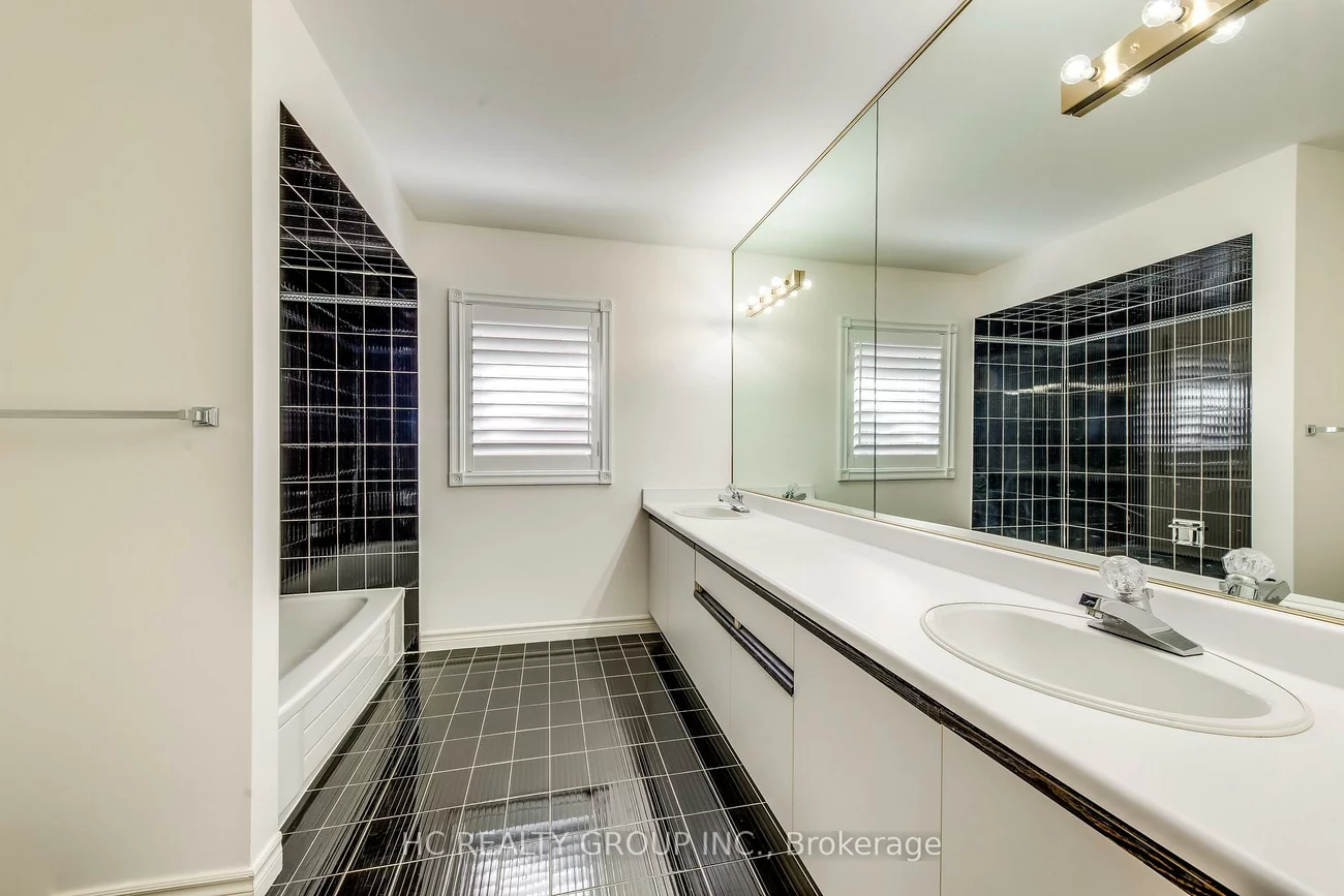 5160, Montclair, Central Erin Mills, Mississauga