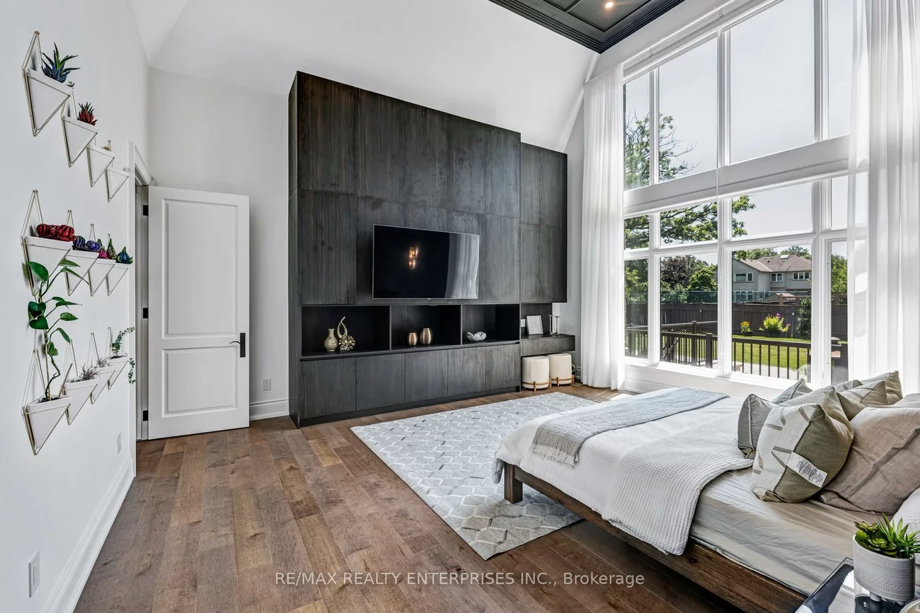 714, Atoka, Lorne Park, Mississauga