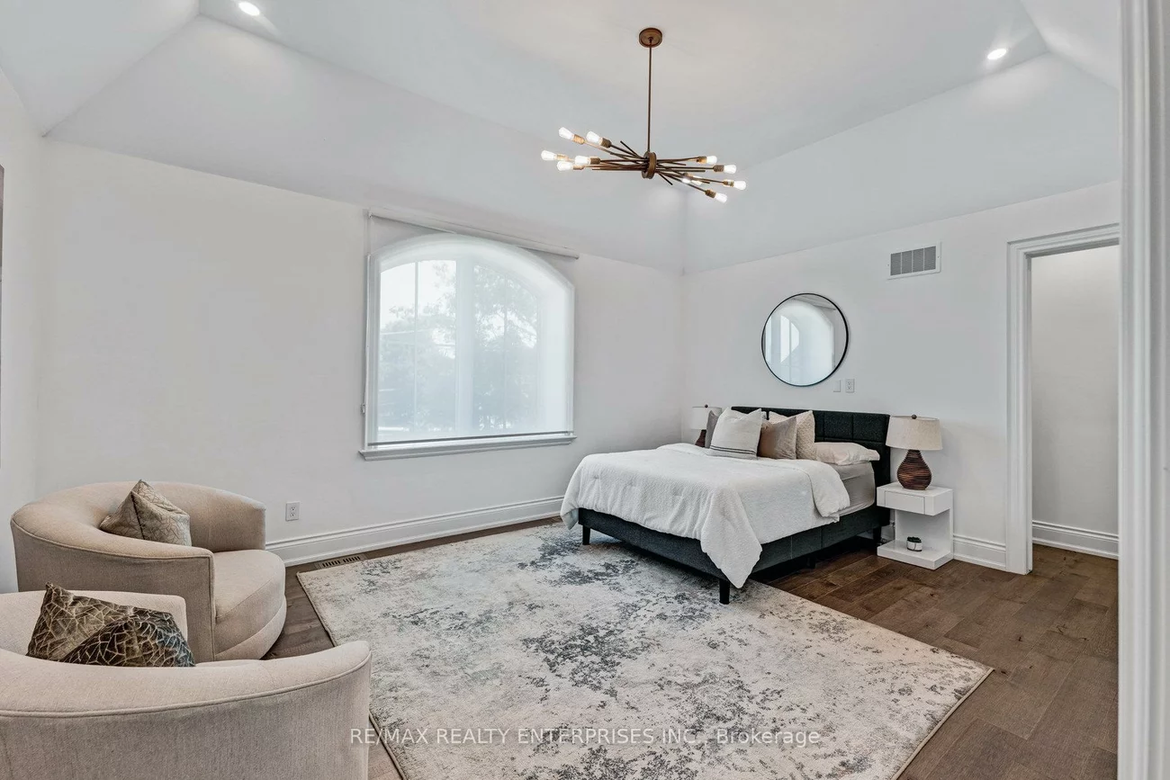 714, Atoka, Lorne Park, Mississauga