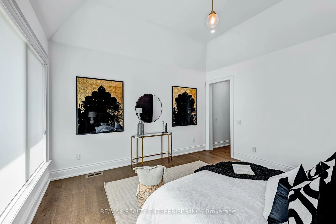 714, Atoka, Lorne Park, Mississauga