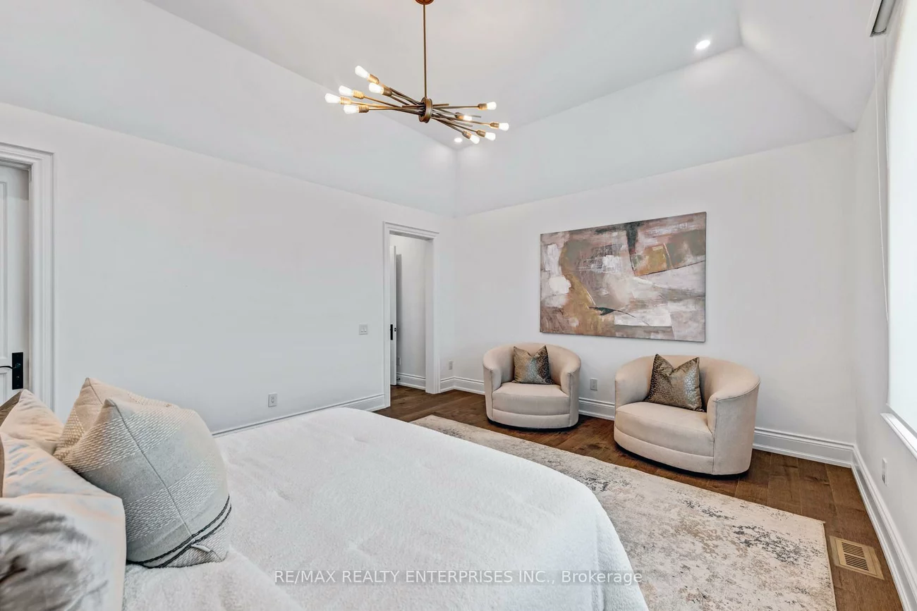 714, Atoka, Lorne Park, Mississauga
