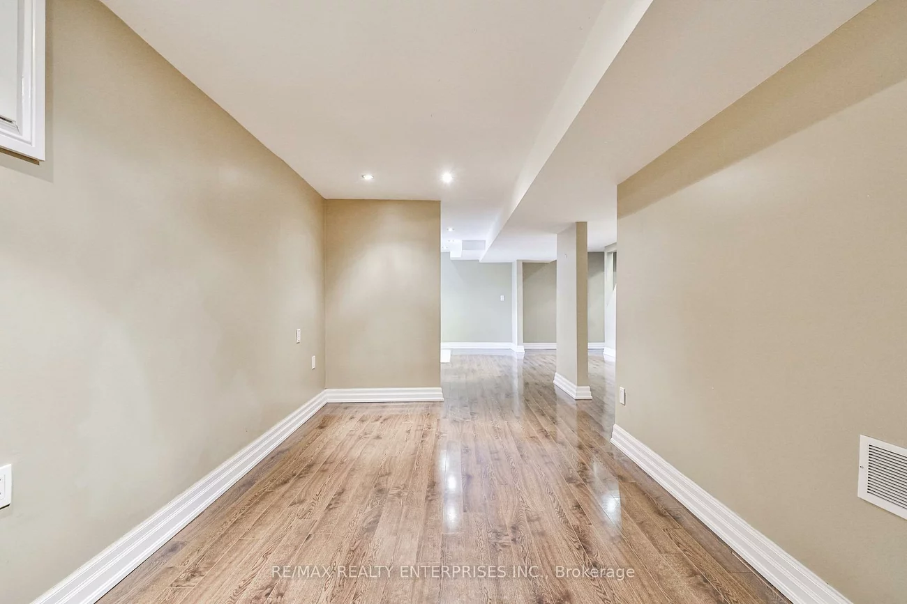 611, Byngmount, Lakeview, Mississauga