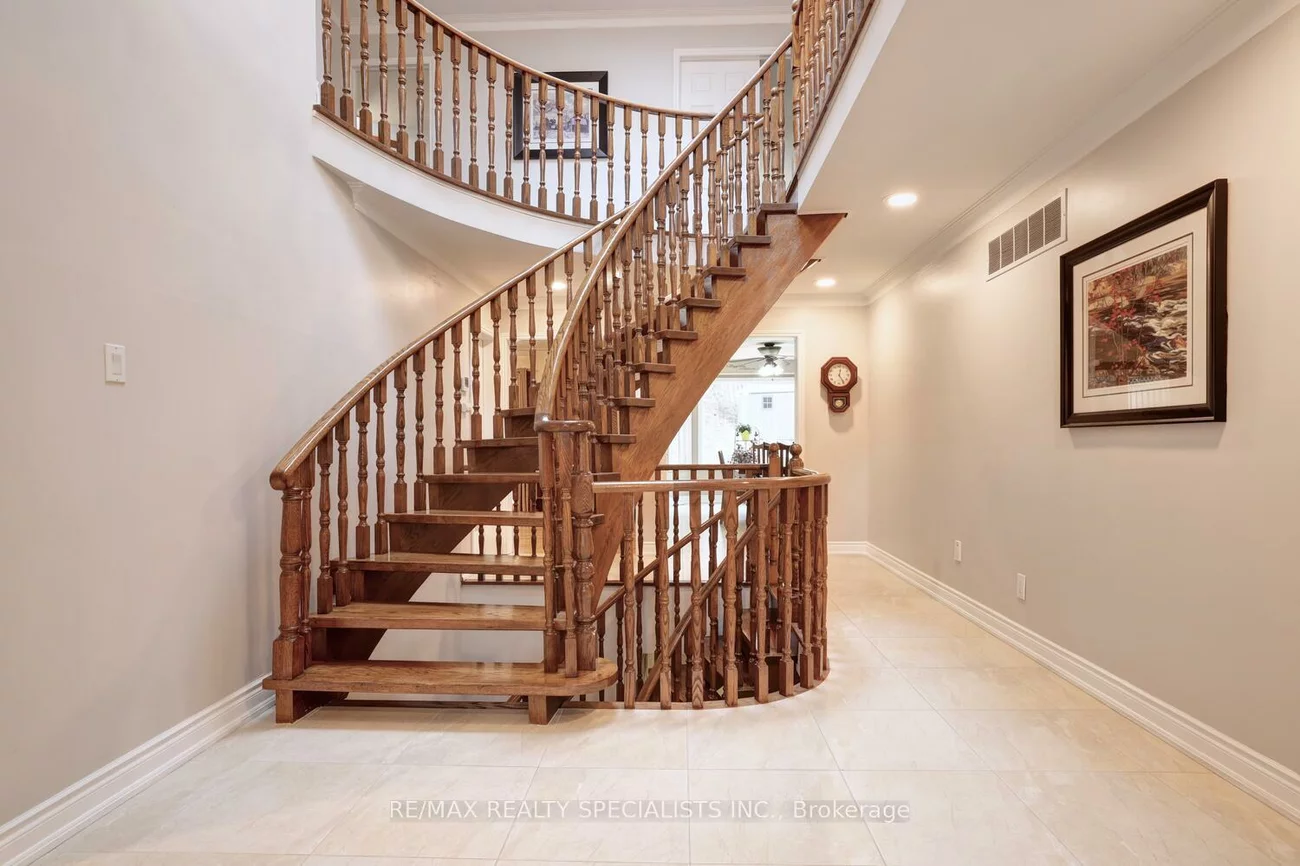 2158, Robin, Sheridan, Mississauga