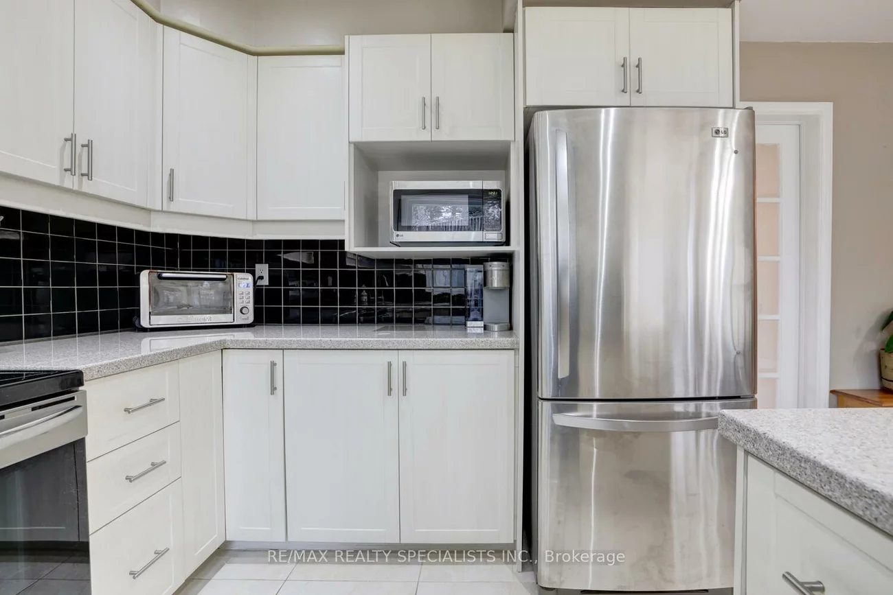 2158, Robin, Sheridan, Mississauga