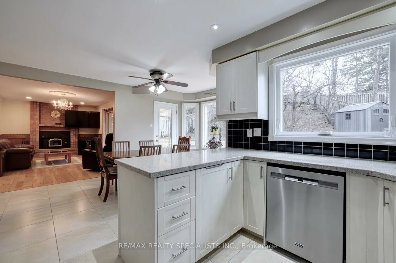 2158, Robin, Sheridan, Mississauga