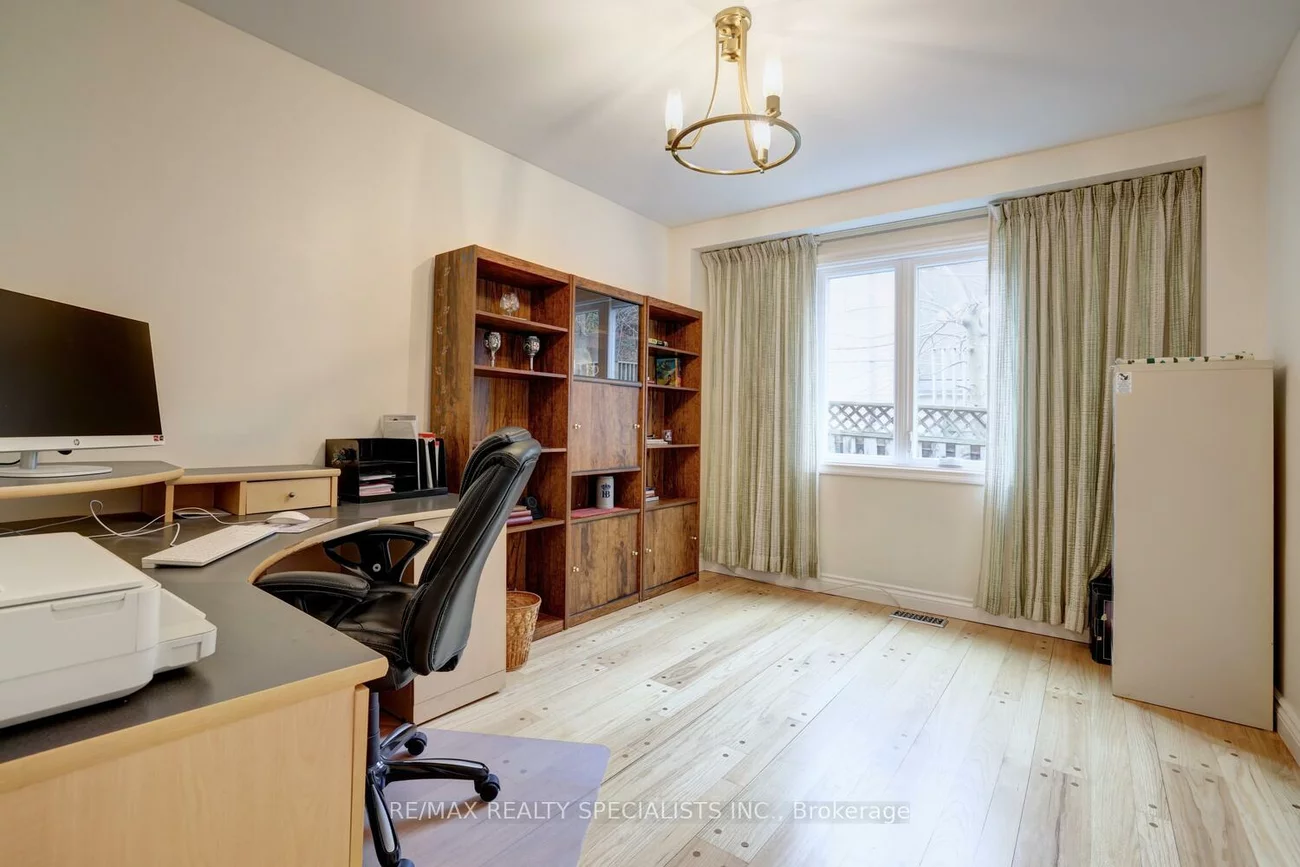 2158, Robin, Sheridan, Mississauga