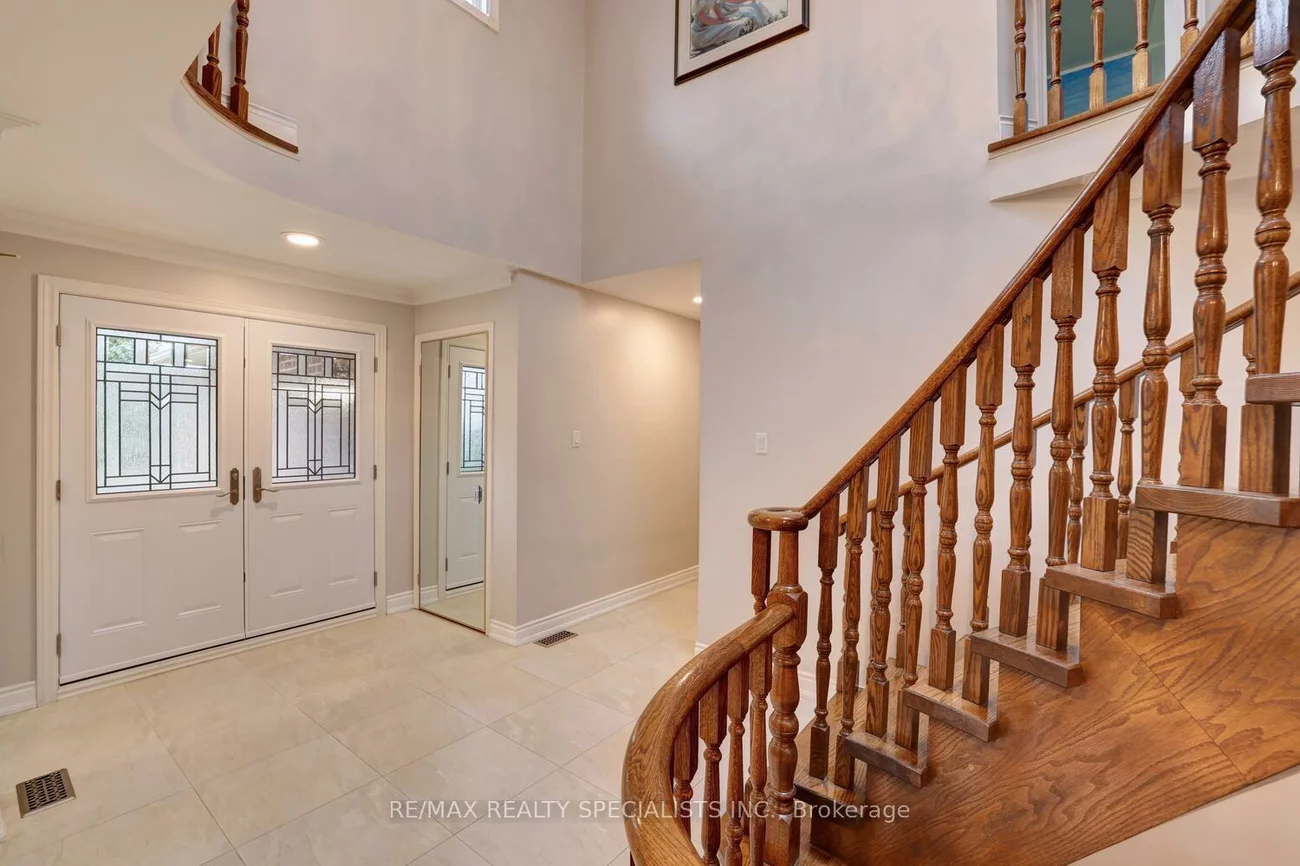 2158, Robin, Sheridan, Mississauga