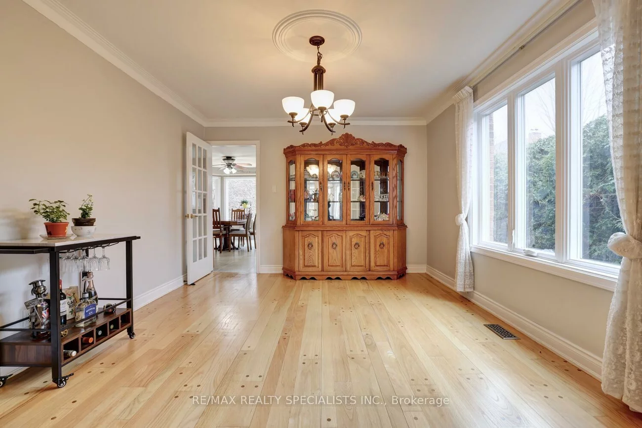 2158, Robin, Sheridan, Mississauga