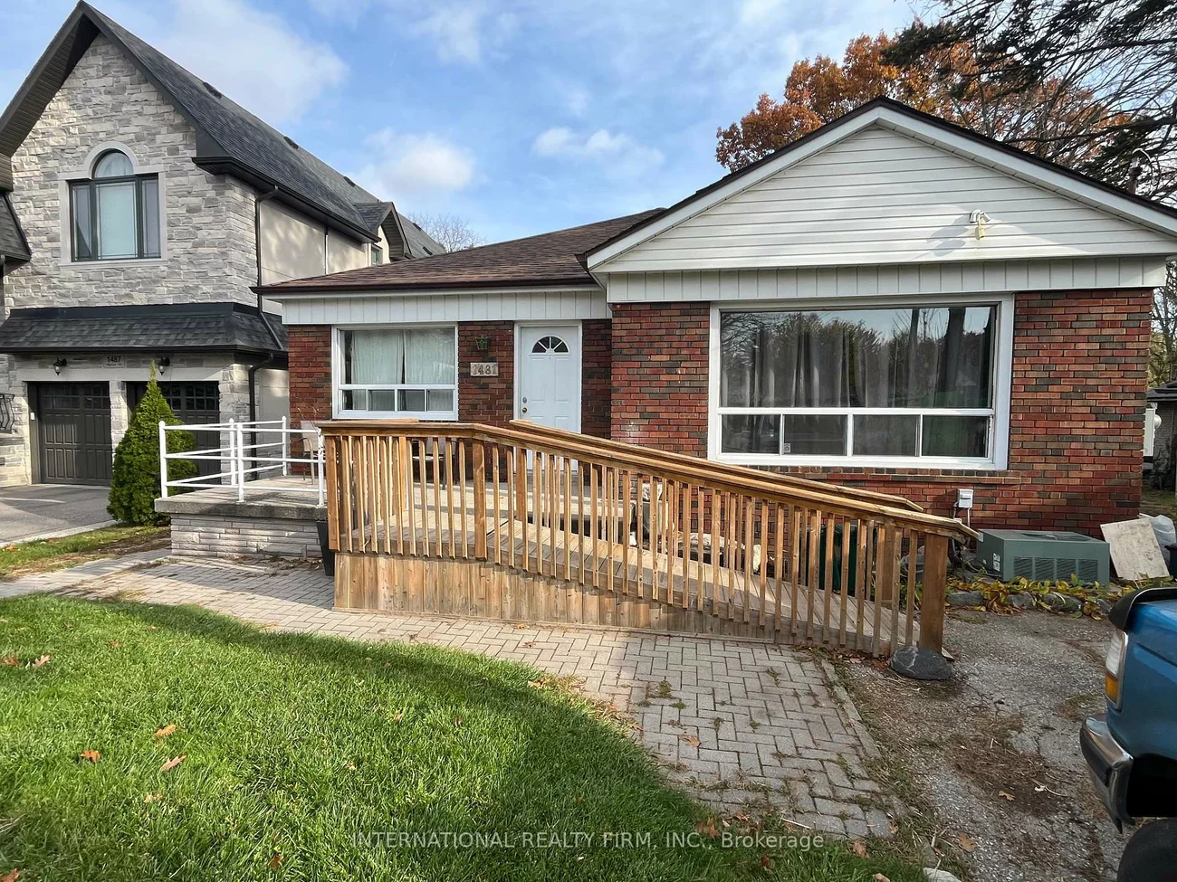 1481, Myron, Lakeview, Mississauga