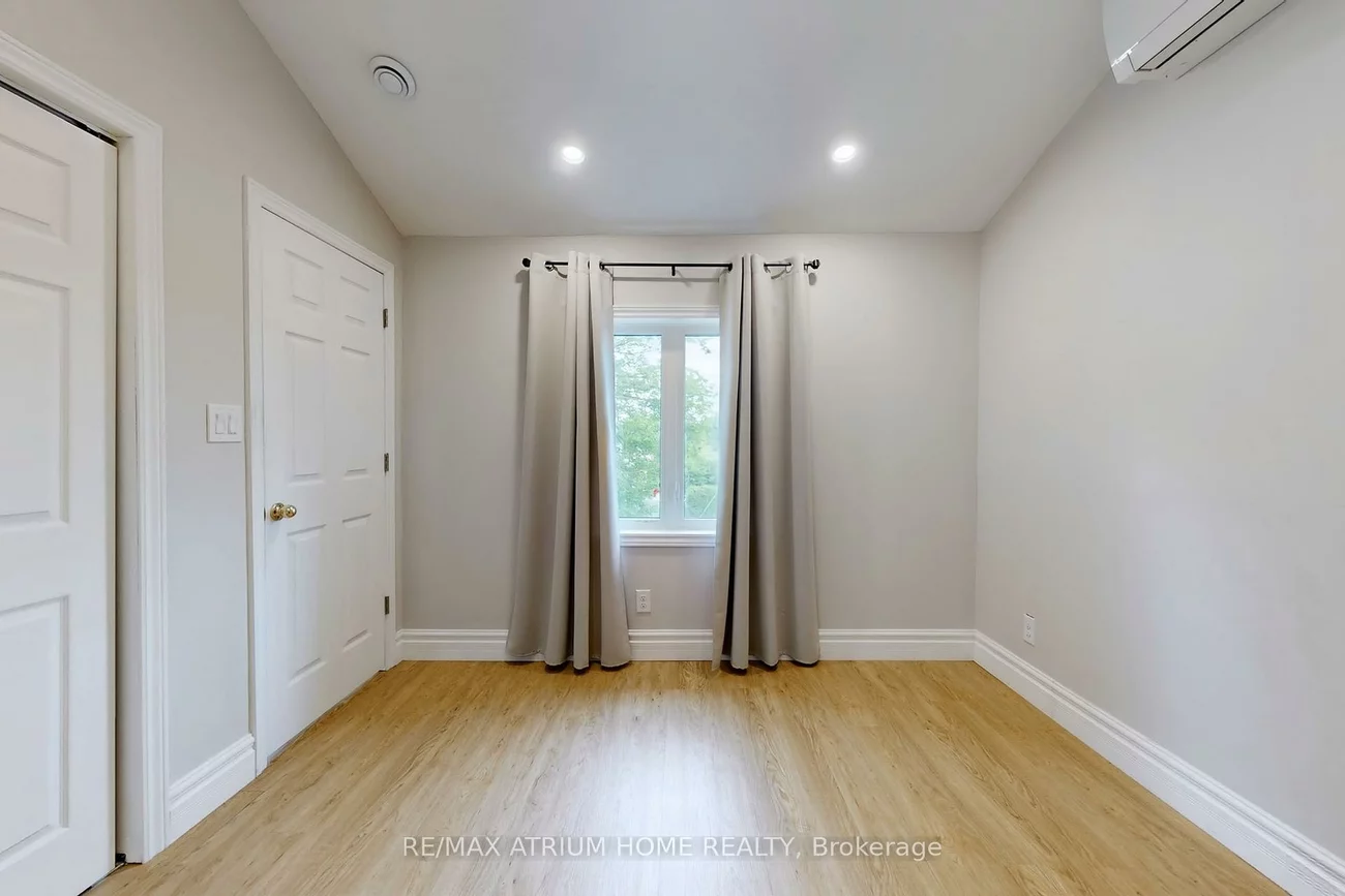 1242, Alexandra, Lakeview, Mississauga