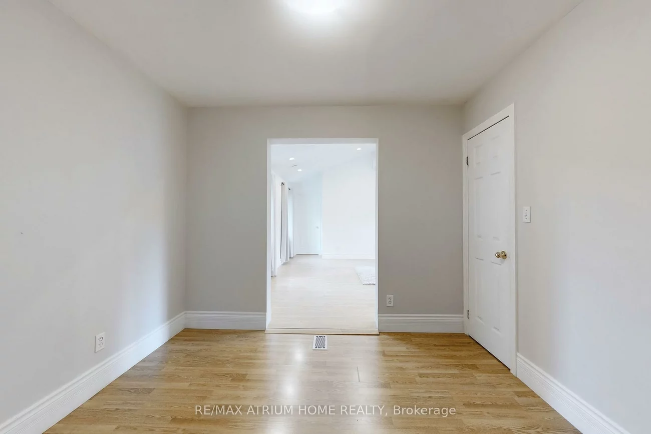 1242, Alexandra, Lakeview, Mississauga